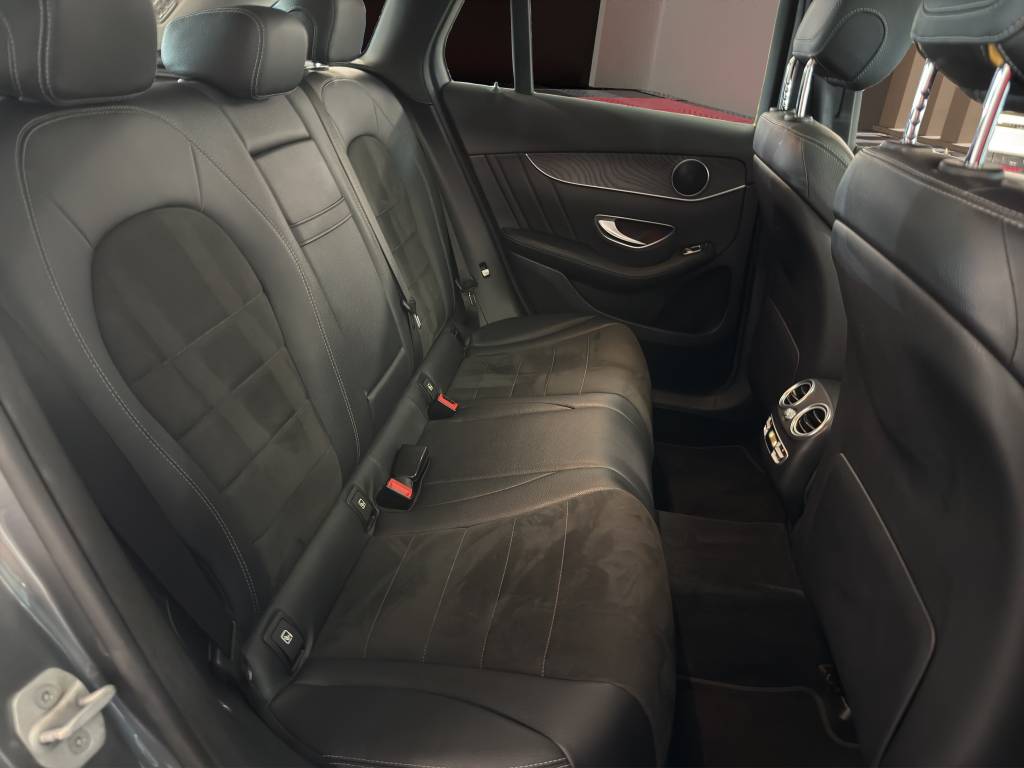 MERCEDES-BENZ GLC 250 AMG Line 4Matic 9G-Tronic-image-8