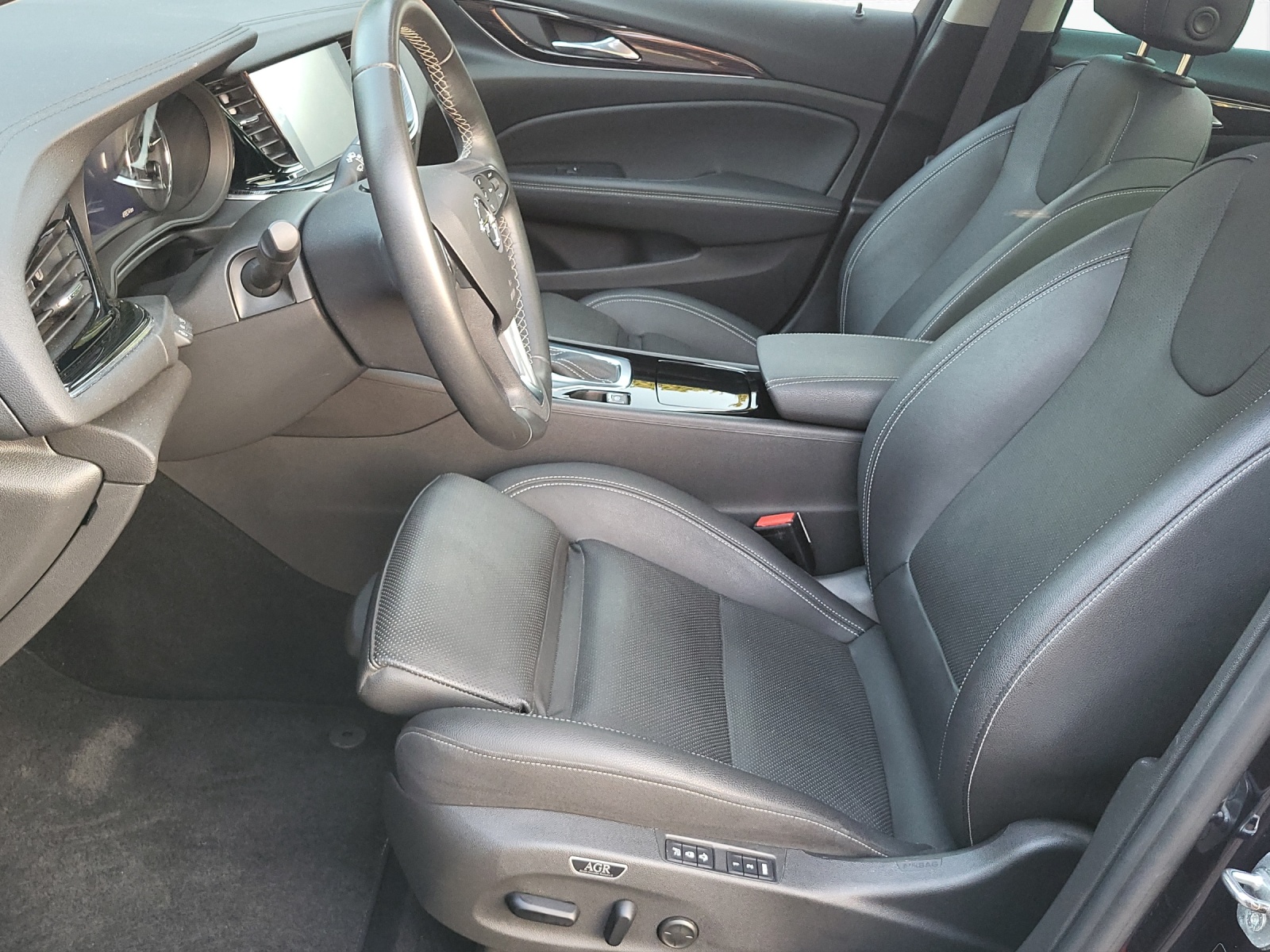 OPEL Insignia Sports Tourer 1.6 T Excellence-image-12