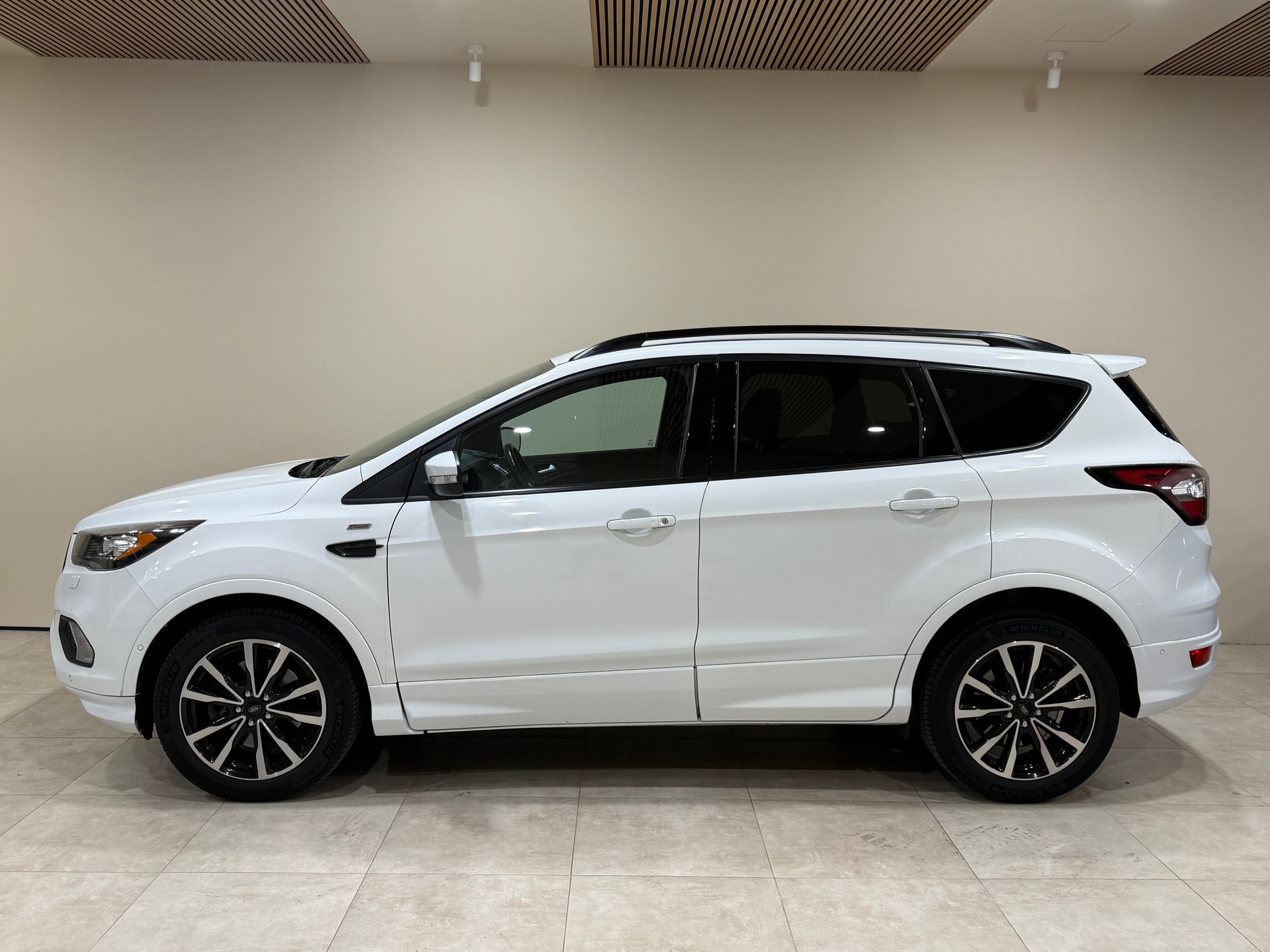FORD Kuga 2.0 TDCi ST Line 4WD PowerShift-image-2