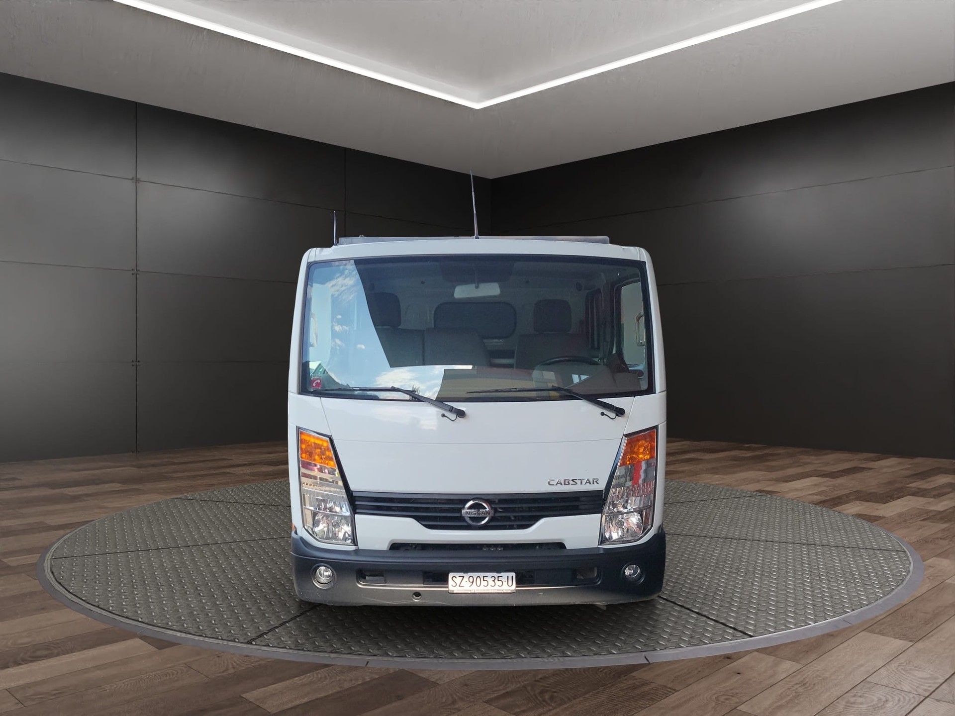 NISSAN Cabstar Premium 35.13-showroom-element-1