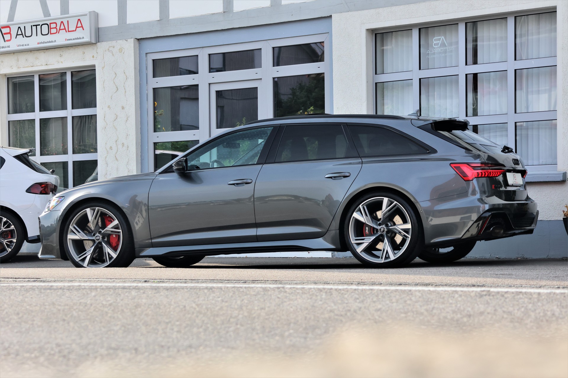 AUDI RS6 Avant 4.0 TFSI V8 quattro (CH)-showroom-element-3