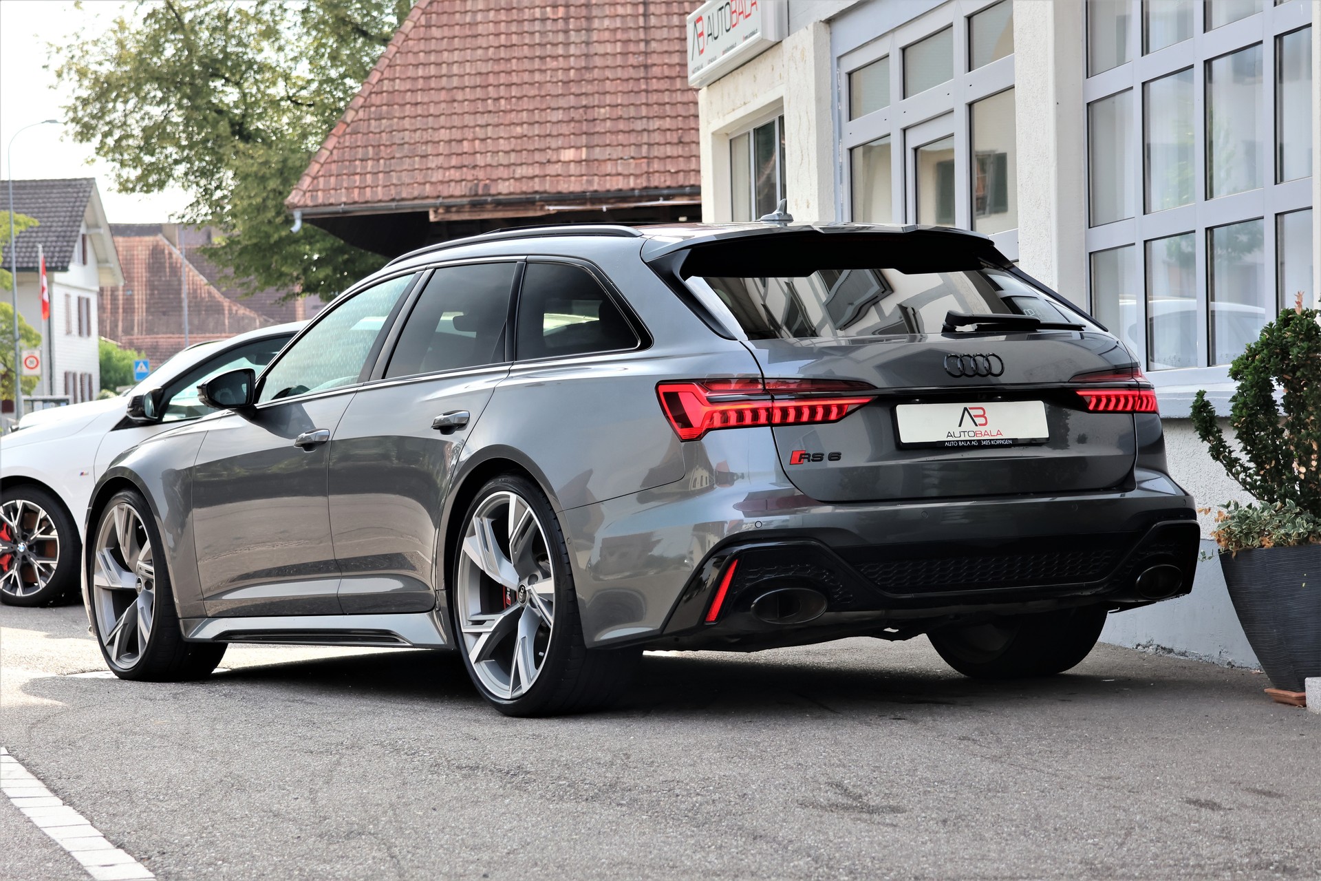 AUDI RS6 Avant 4.0 TFSI V8 quattro (CH)-showroom-element-2