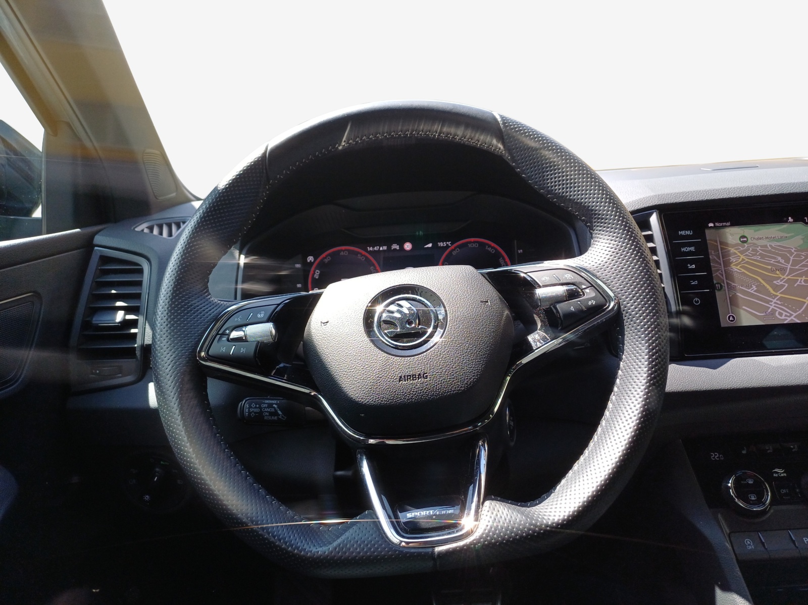 SKODA Karoq 2.0 TSI SportLine 4x4 DSG-image-9