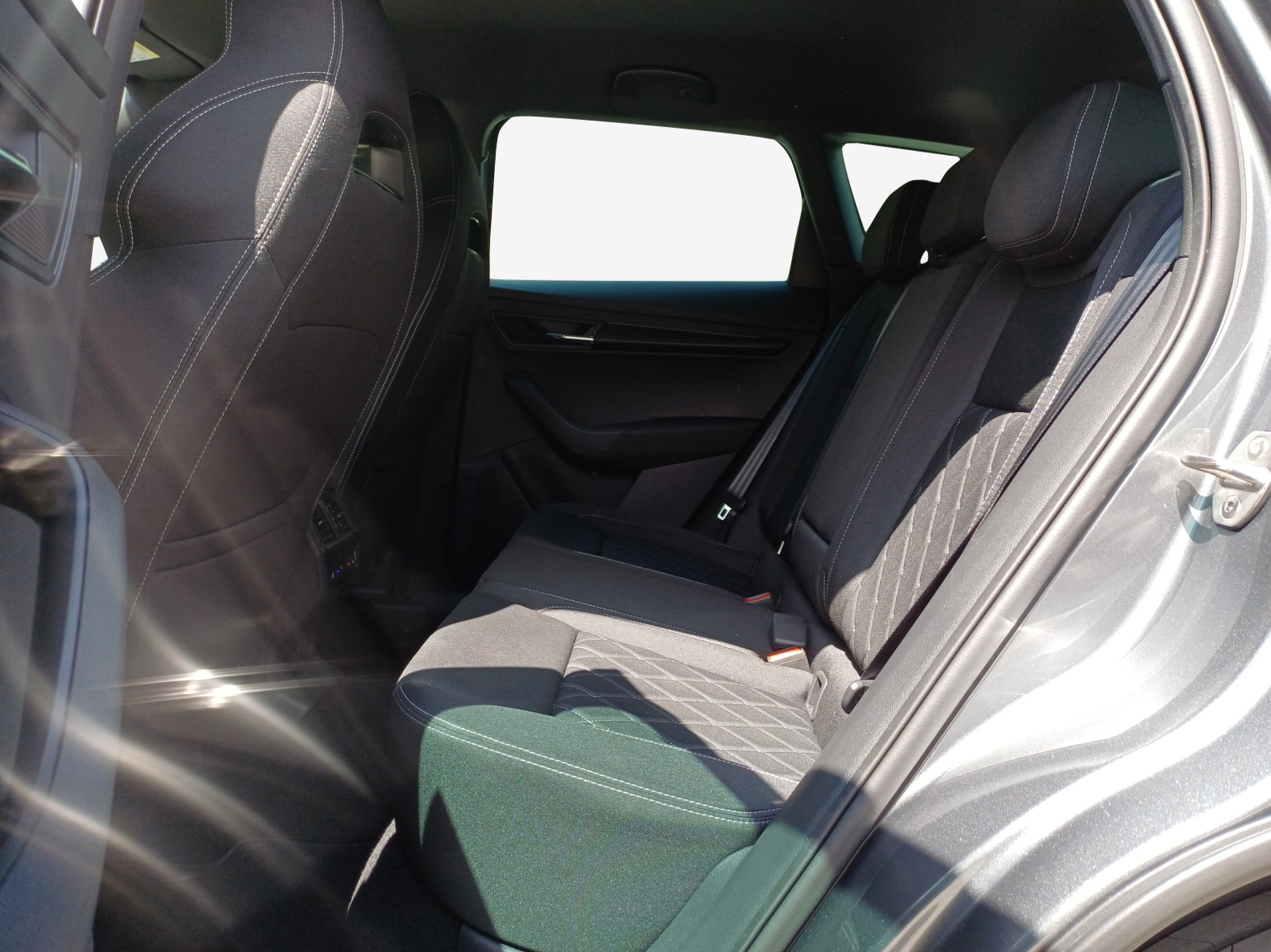 SKODA Karoq 2.0 TSI SportLine 4x4 DSG-image-11