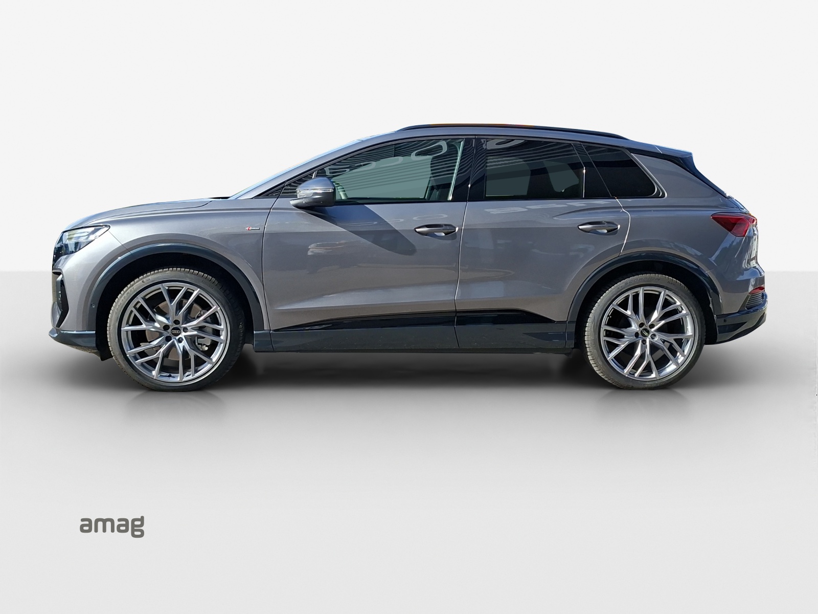 AUDI Q4 e-tron 55 quattro-showroom-element-1