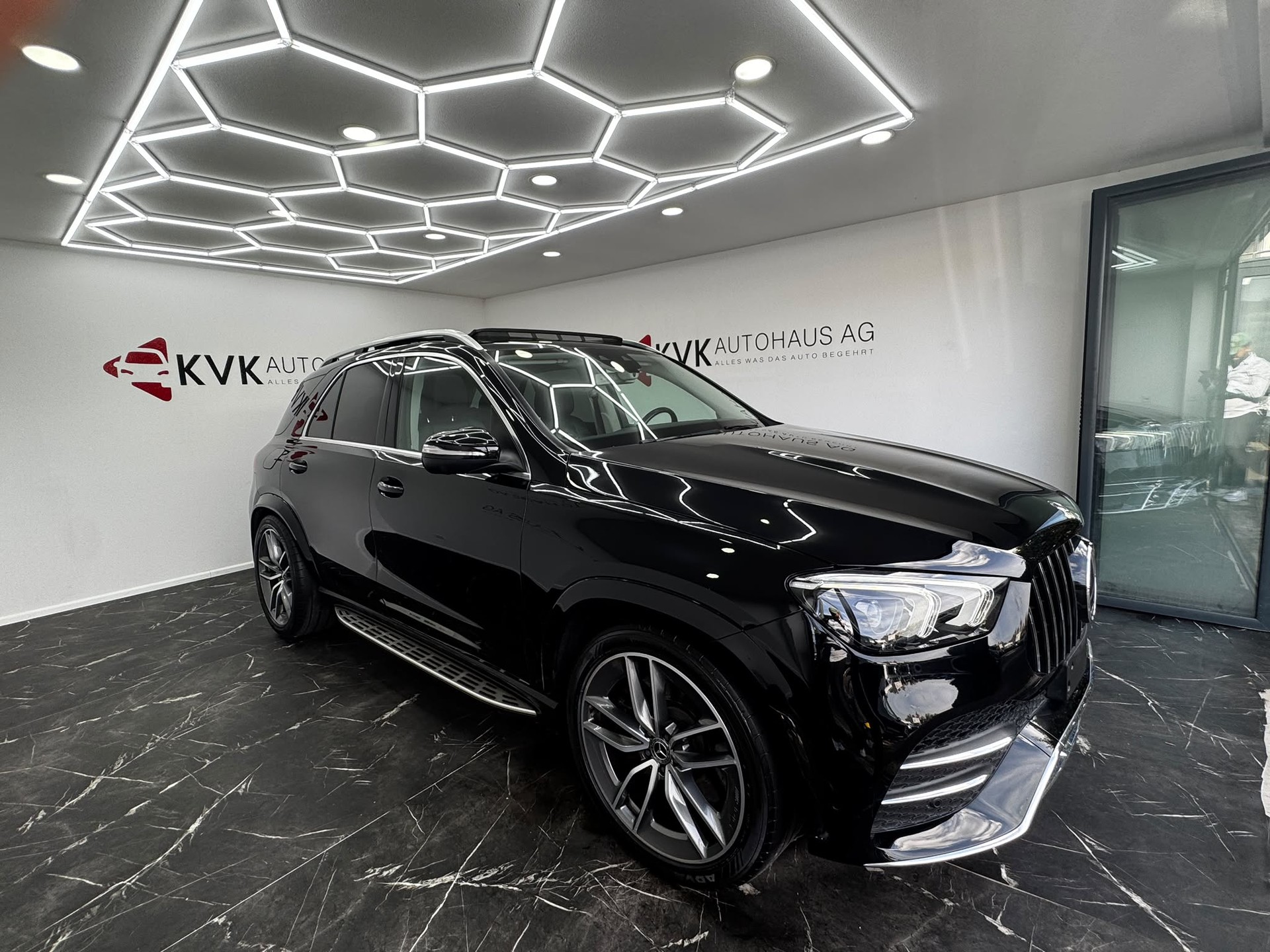 MERCEDES-BENZ GLE 450 4Matic AMG Line 9G-Tronic | VOLLAUSSTATTUNG | 7-SITZER | PANORAMA |-image-4