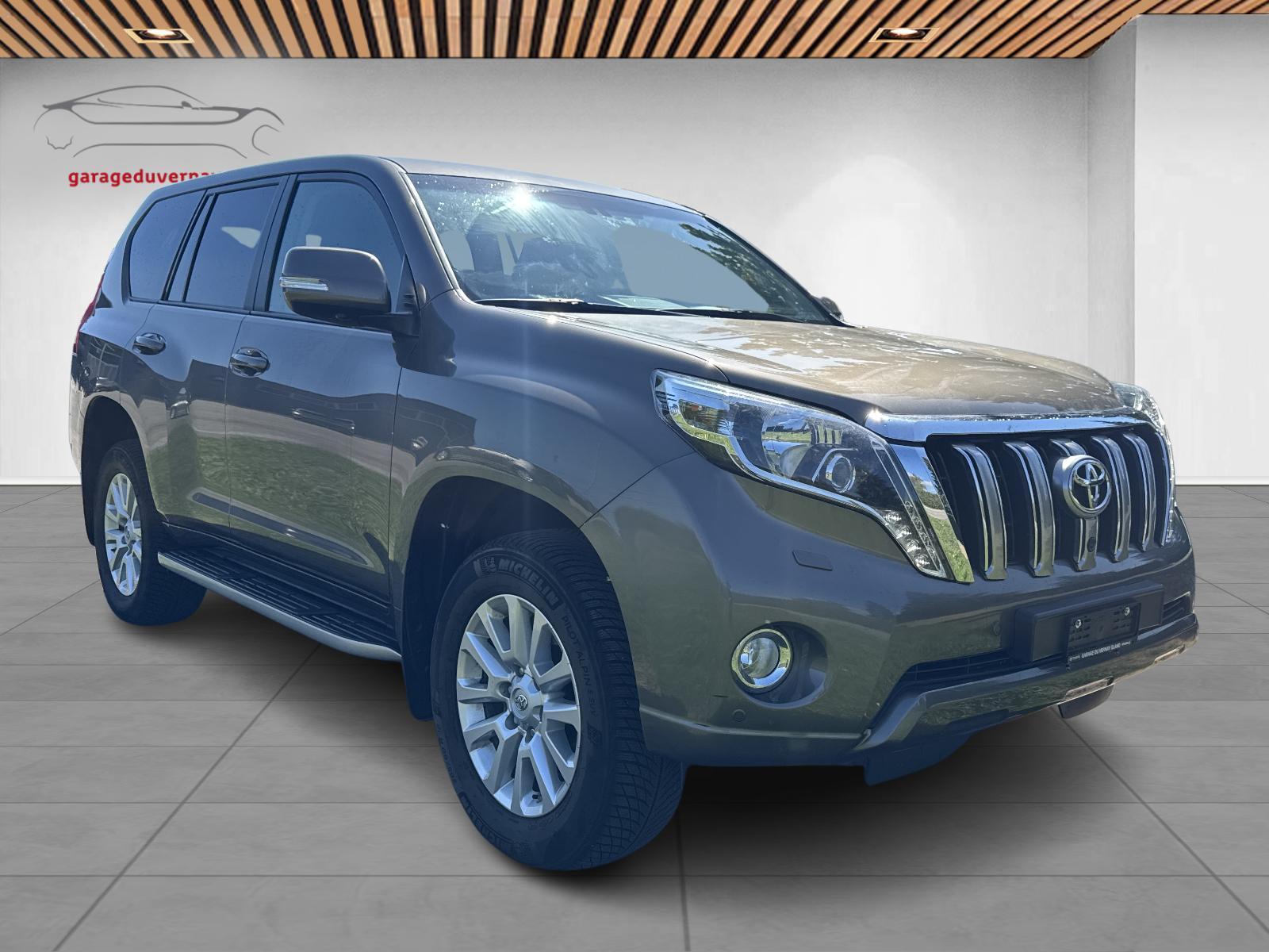 TOYOTA Land Cruiser 2.8TD Sol Automatic-showroom-element-1