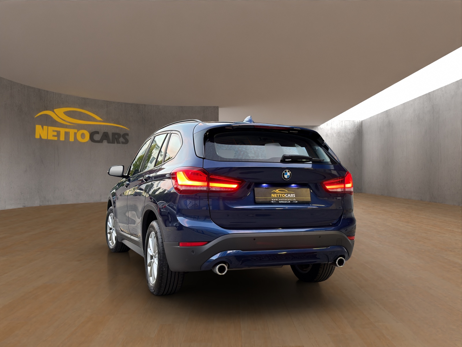 BMW X1 sDrive 18d Steptronic-showroom-element-1