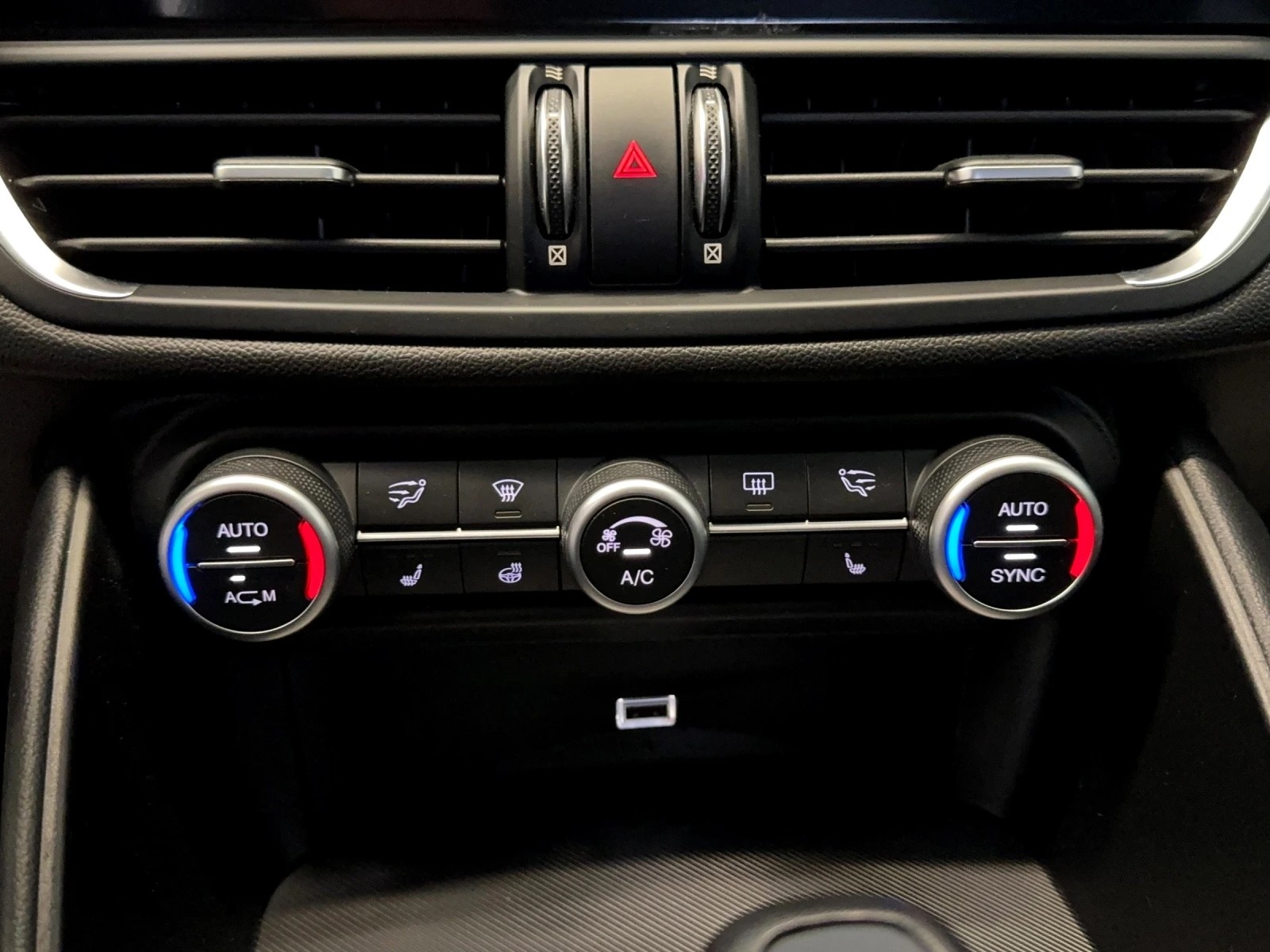 ALFA ROMEO Giulia 2.0 Veloce Q4 Automatic-image-10