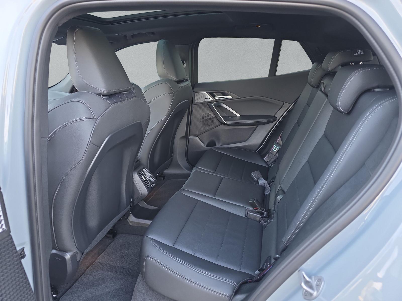 BMW iX2 30 M Sport Pro xDrive U10 (CH) AHK ** Roues hiver incluse **-image-15