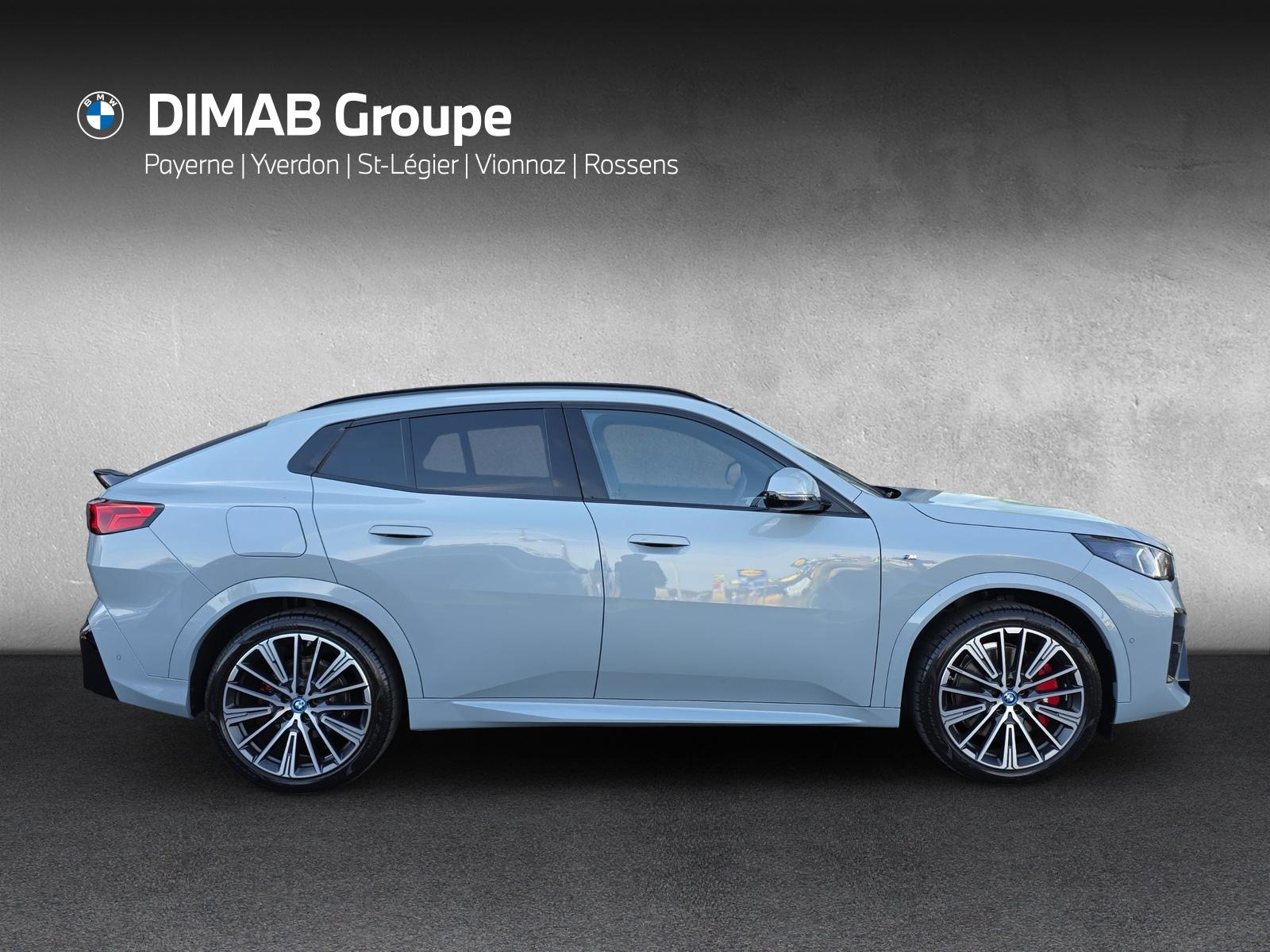 BMW iX2 30 M Sport Pro xDrive U10 (CH) AHK ** Roues hiver incluse **-image-5