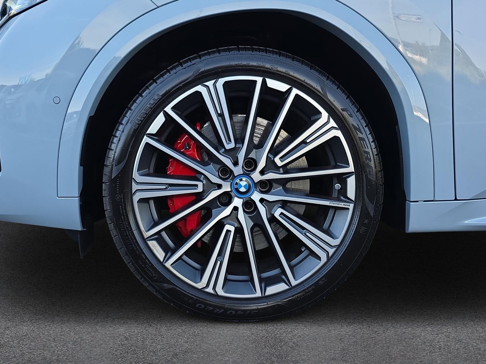 BMW iX2 30 M Sport Pro xDrive U10 (CH) AHK ** Roues hiver incluse **-image-9