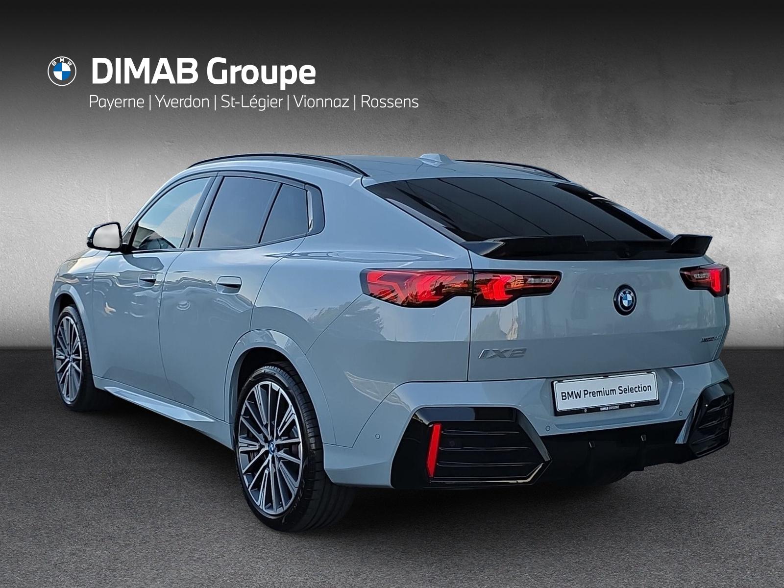 BMW iX2 30 M Sport Pro xDrive U10 (CH) AHK ** Roues hiver incluse **-image-3