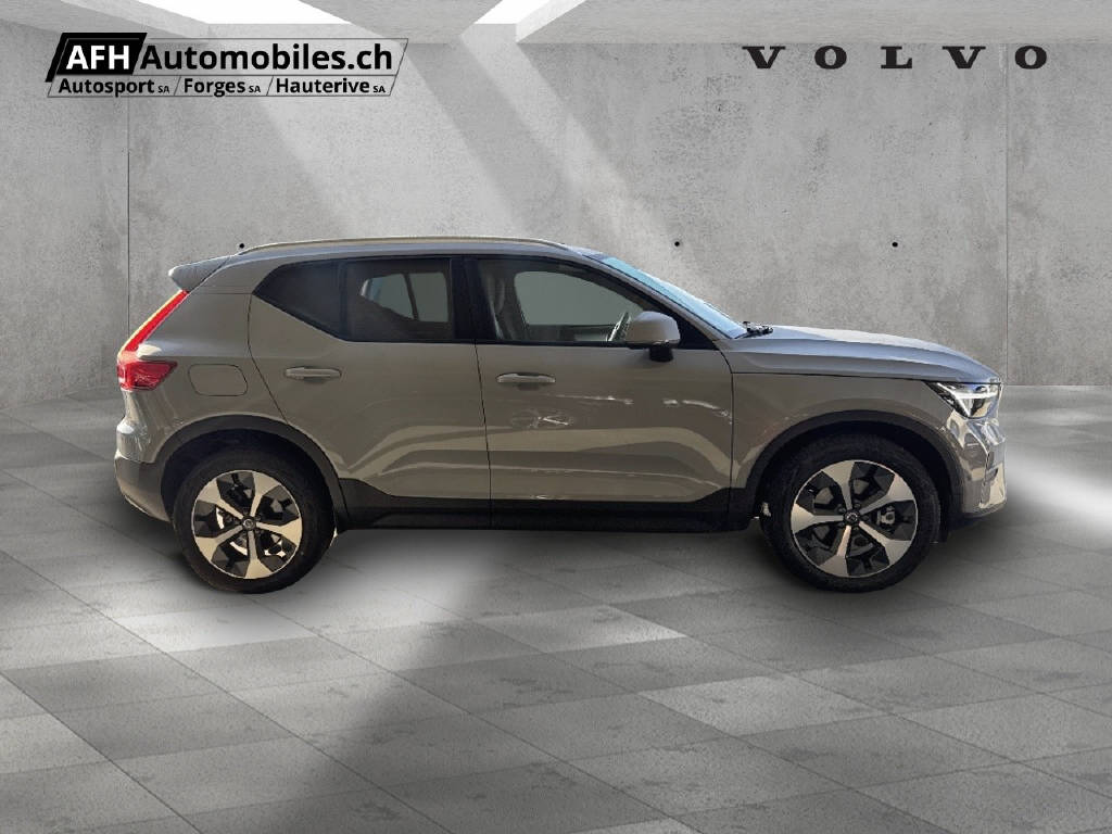 VOLVO XC40 1.5 T3 Momentum-image-5