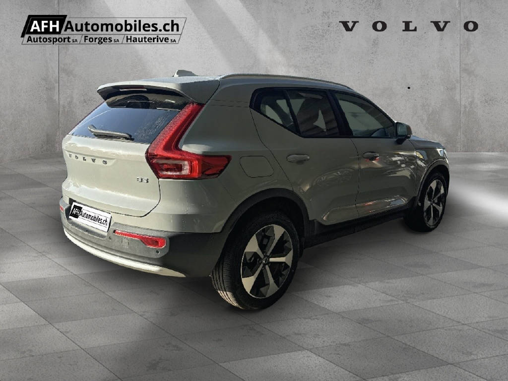 VOLVO XC40 1.5 T3 Momentum-image-4