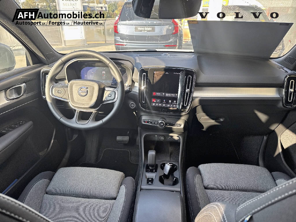 VOLVO XC40 1.5 T3 Momentum-image-9