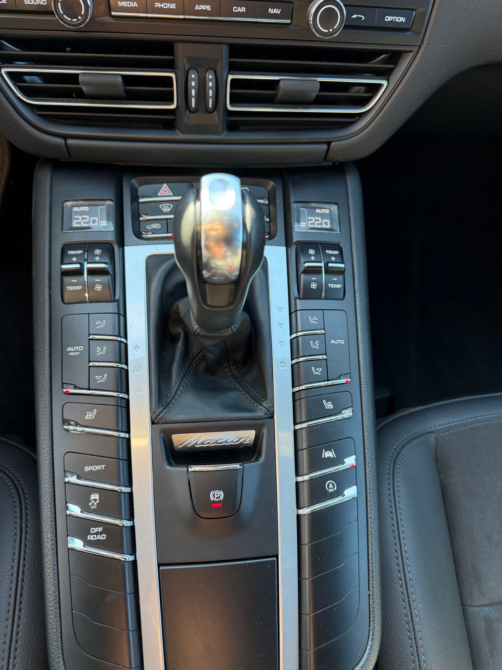 PORSCHE Macan PDK-image-13
