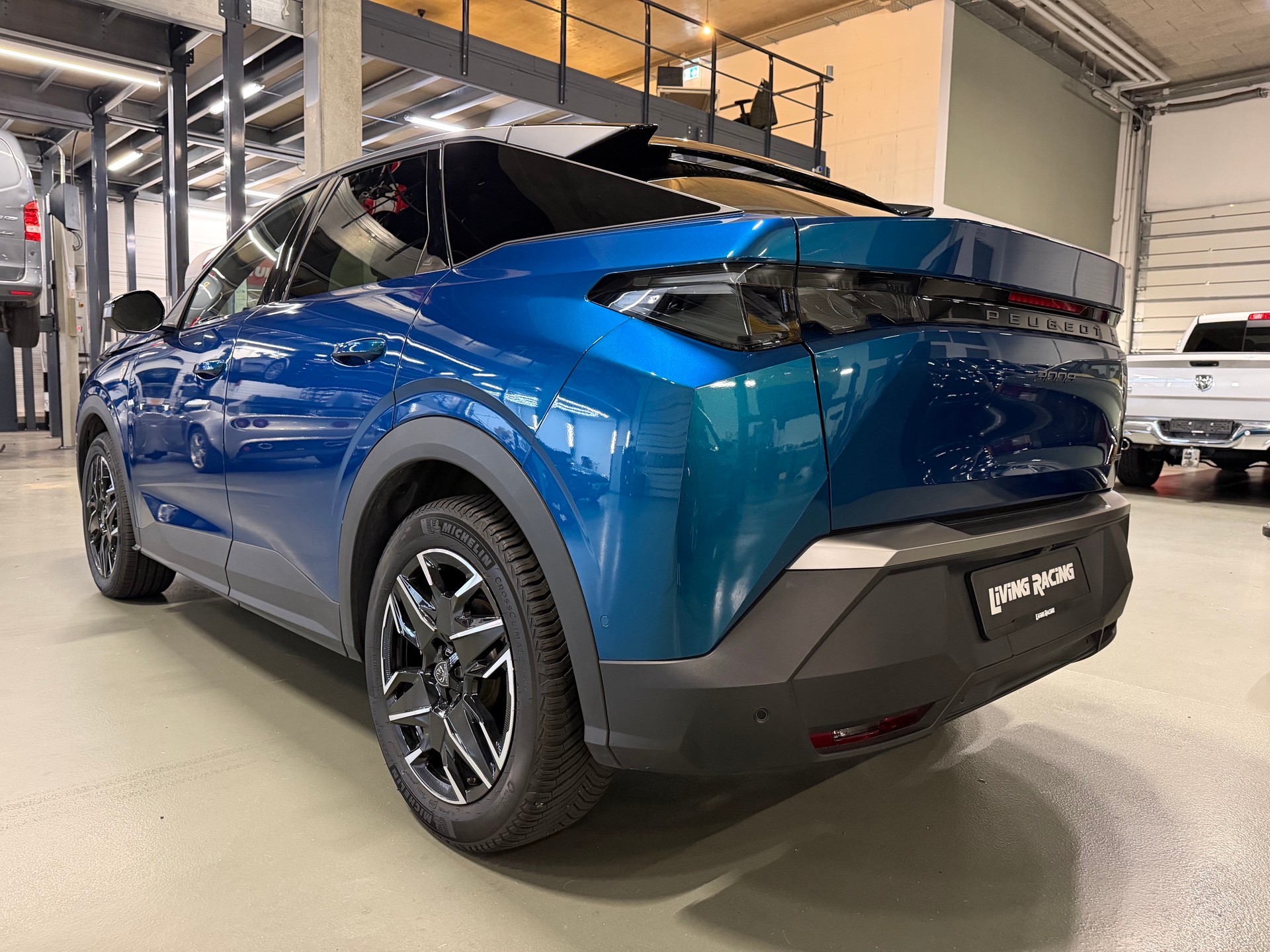 PEUGEOT 3008 145 e-DCS6 Hybrid GT *Full opt.*-showroom-element-2