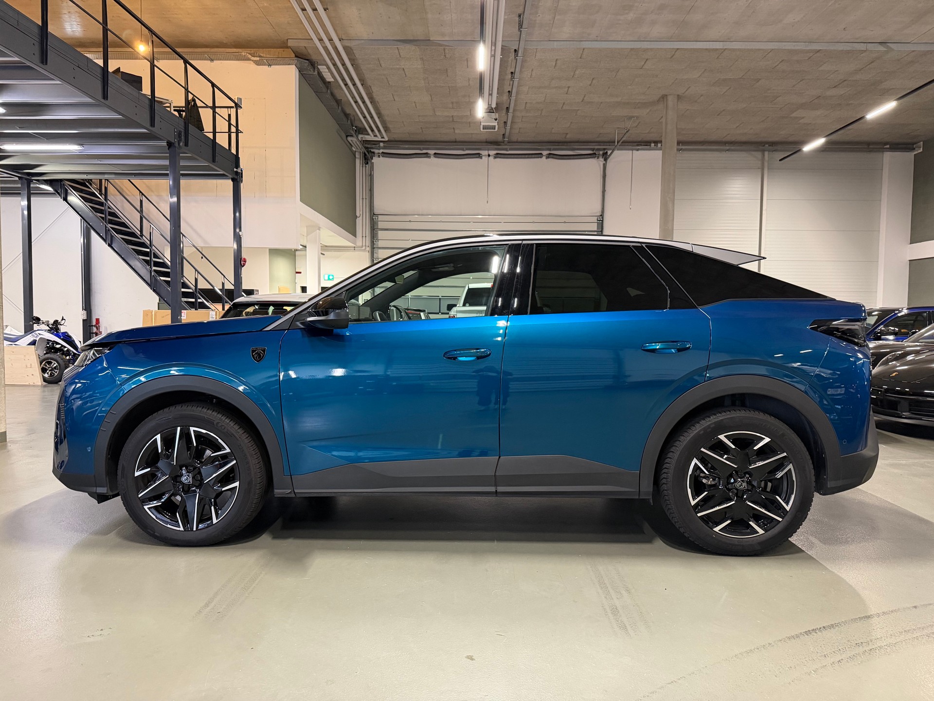 PEUGEOT 3008 145 e-DCS6 Hybrid GT *Full opt.*-showroom-element-1