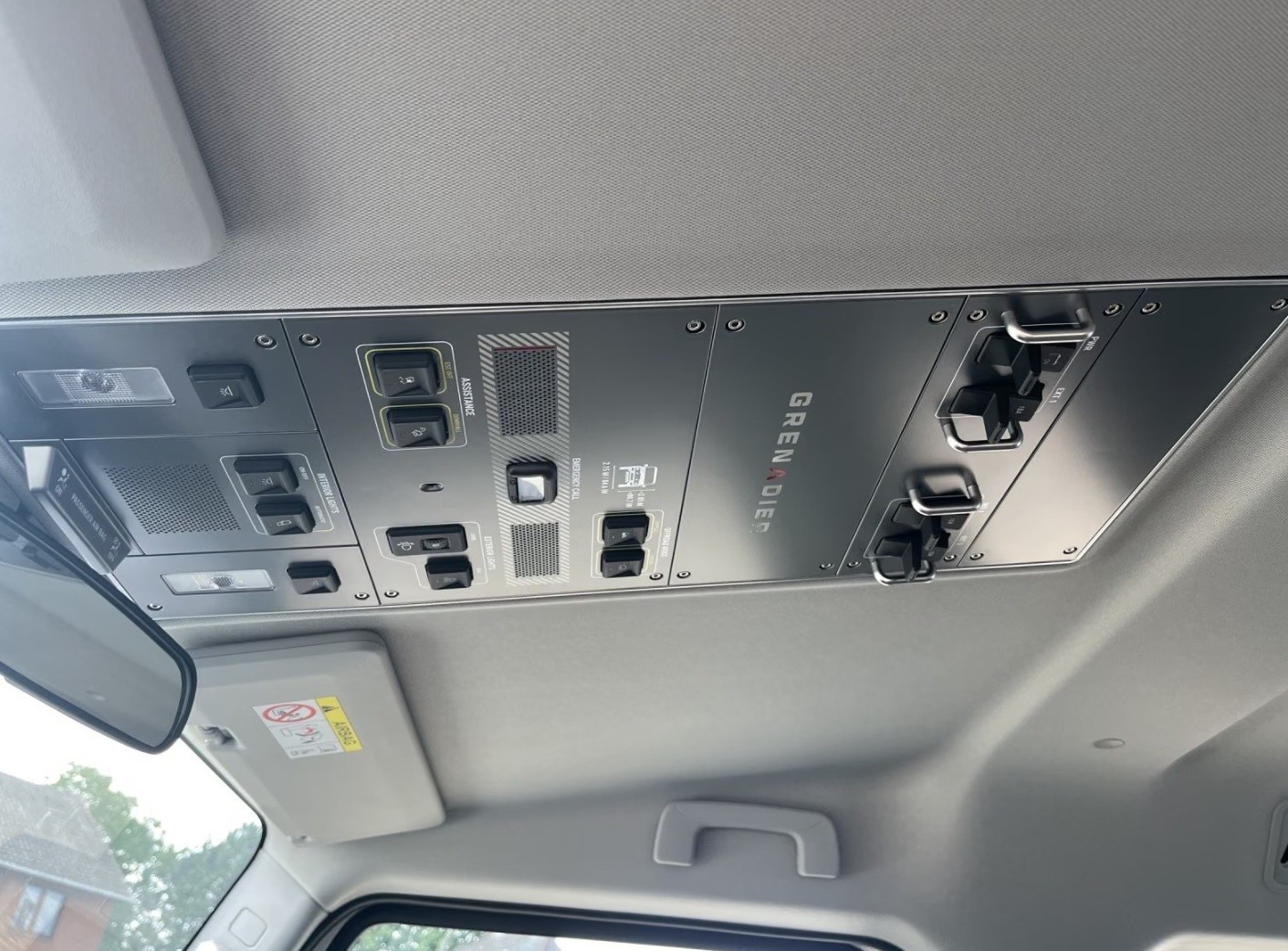 INEOS Grenadier 3.0D Utility Wagon 5-Sitz-image-14