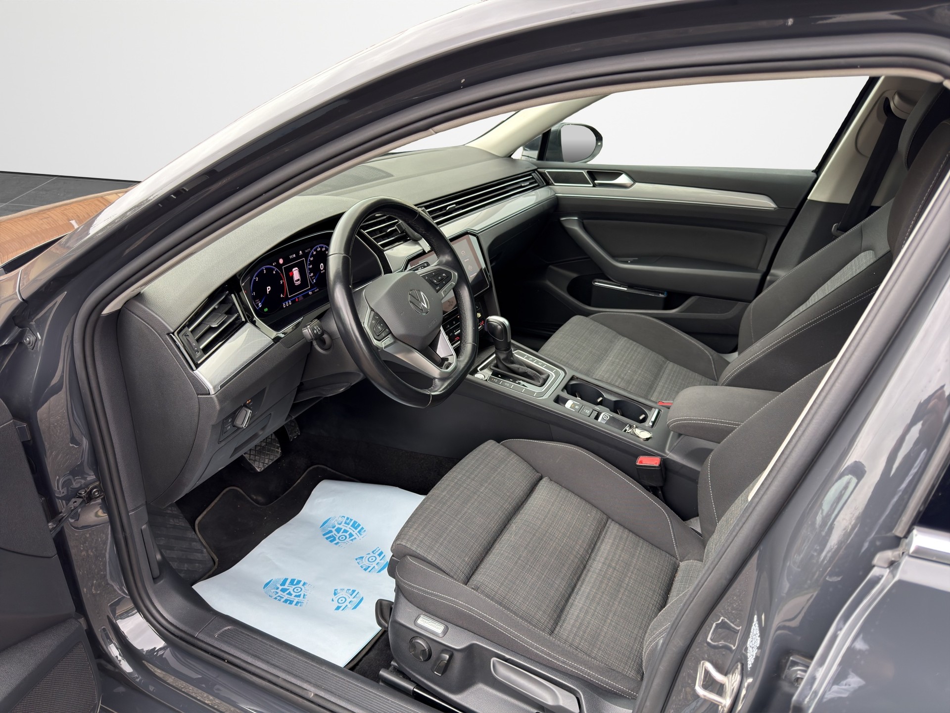 VW Passat 2.0 TDI BMT Elegance DSG-image-8