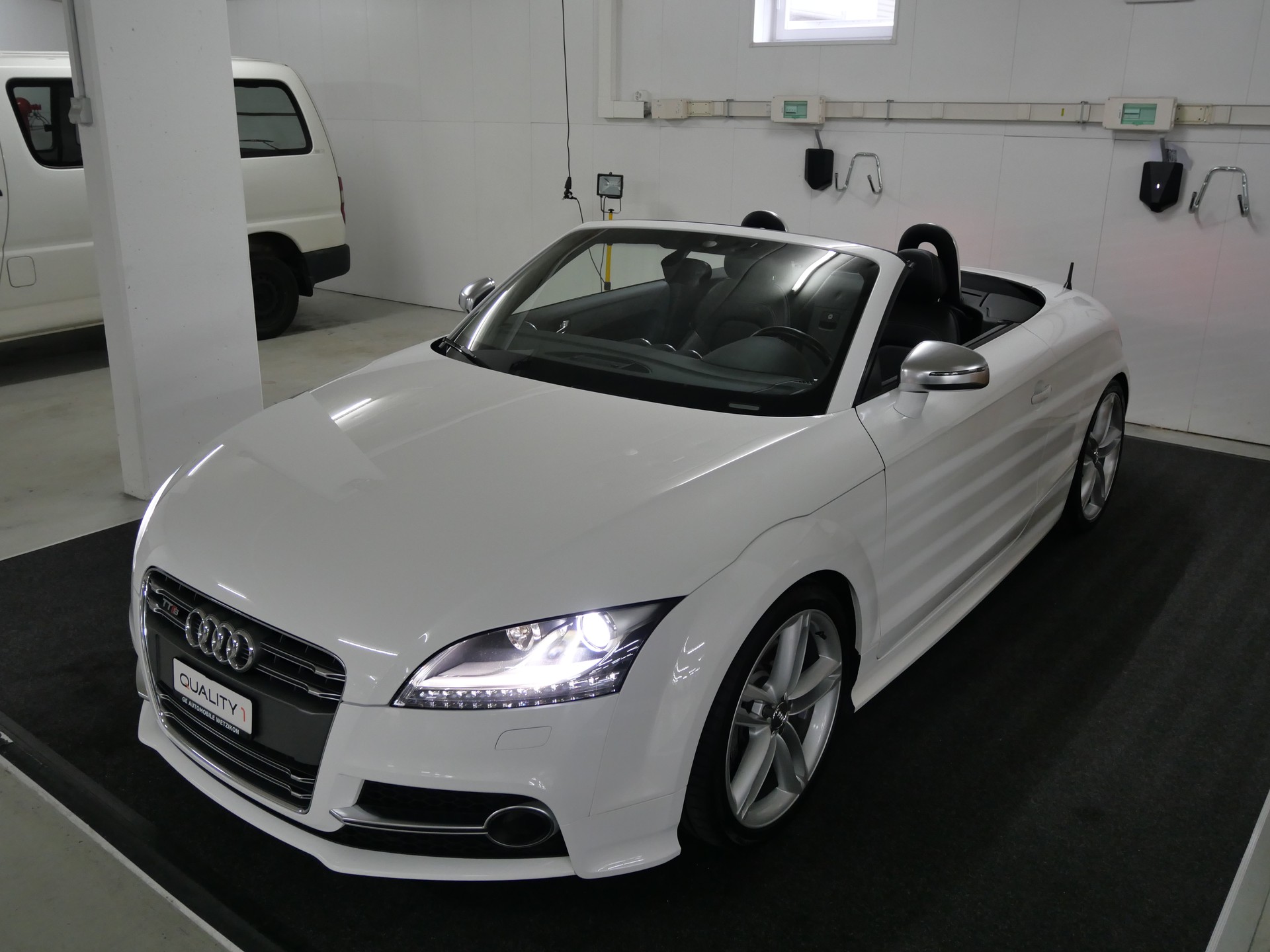 AUDI TTS Roadster 2.0 TFSI quattro S-tronic Cabrio-showroom-element-2