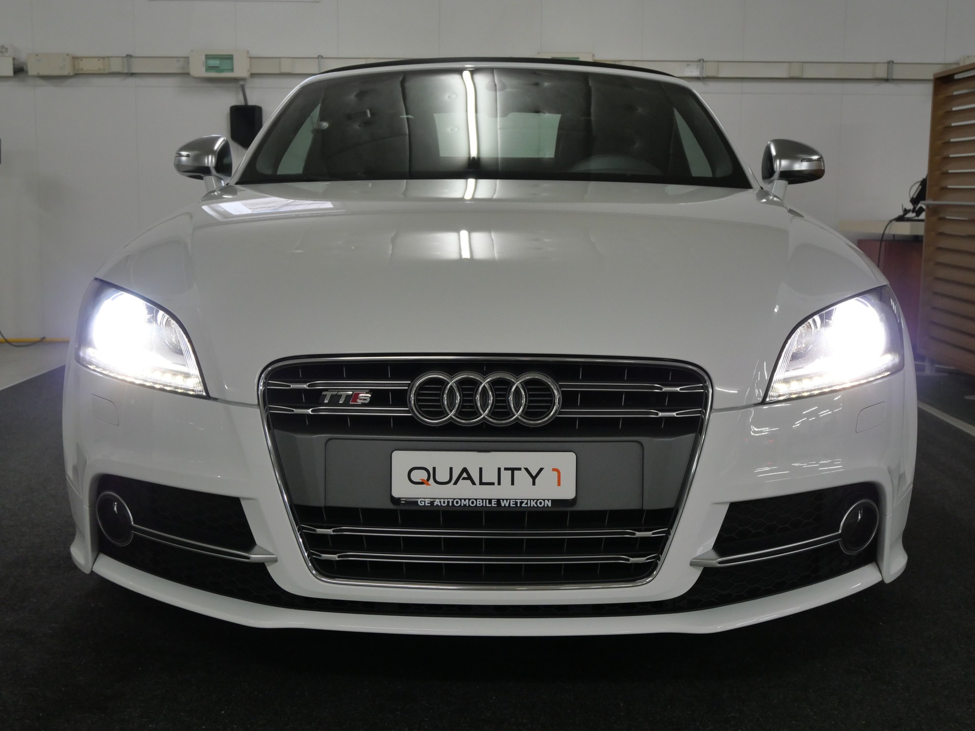 AUDI TTS Roadster 2.0 TFSI quattro S-tronic Cabrio-showroom-element-3