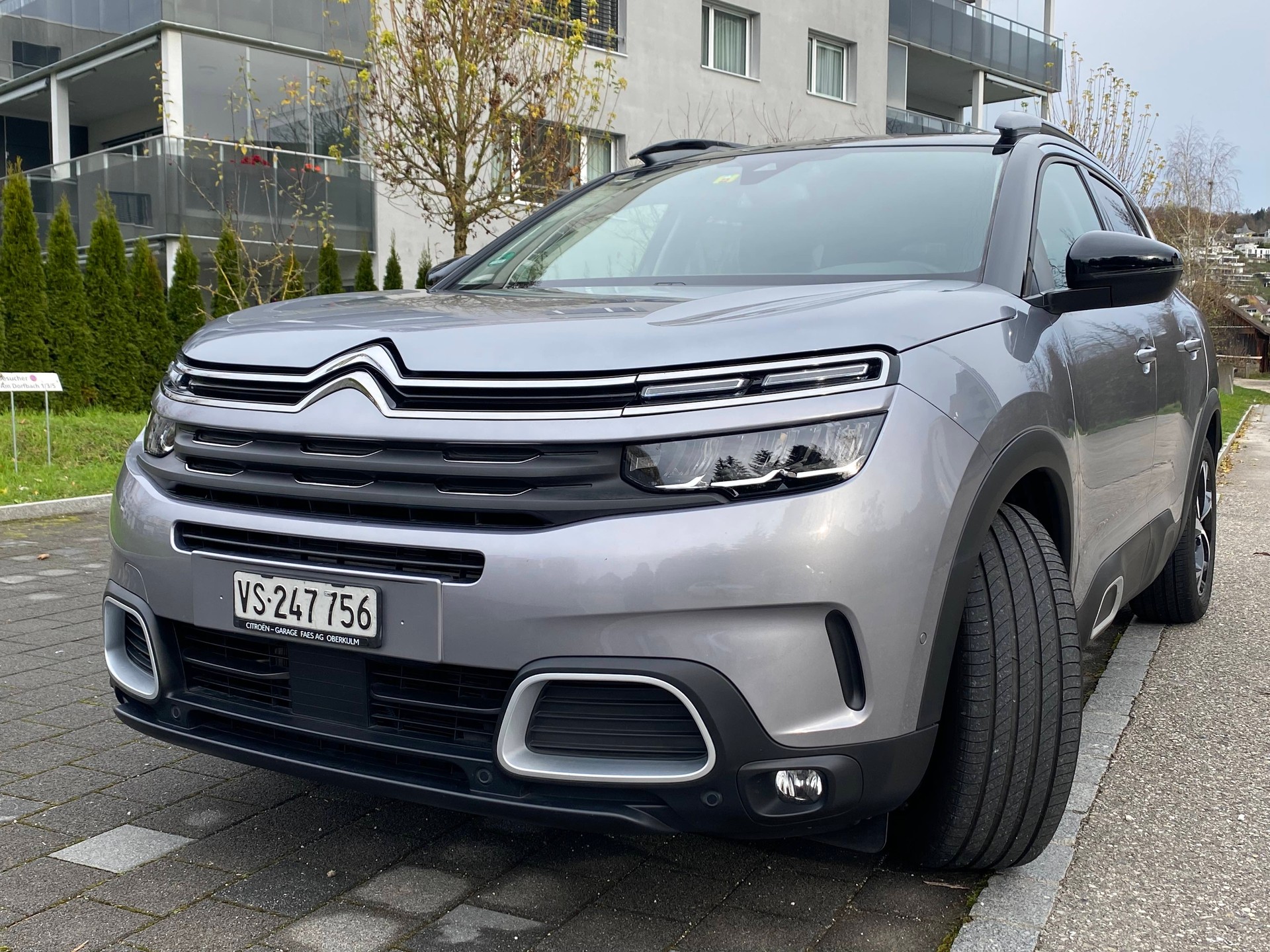 CITROEN C5 Aircross 1.5 BlueHD Swiss Edition EAT8 **IDEALES WINTERAUT0**Standheizung**Gr-Navi**RF-Kamera**ACC**Sitzheizung-image-1