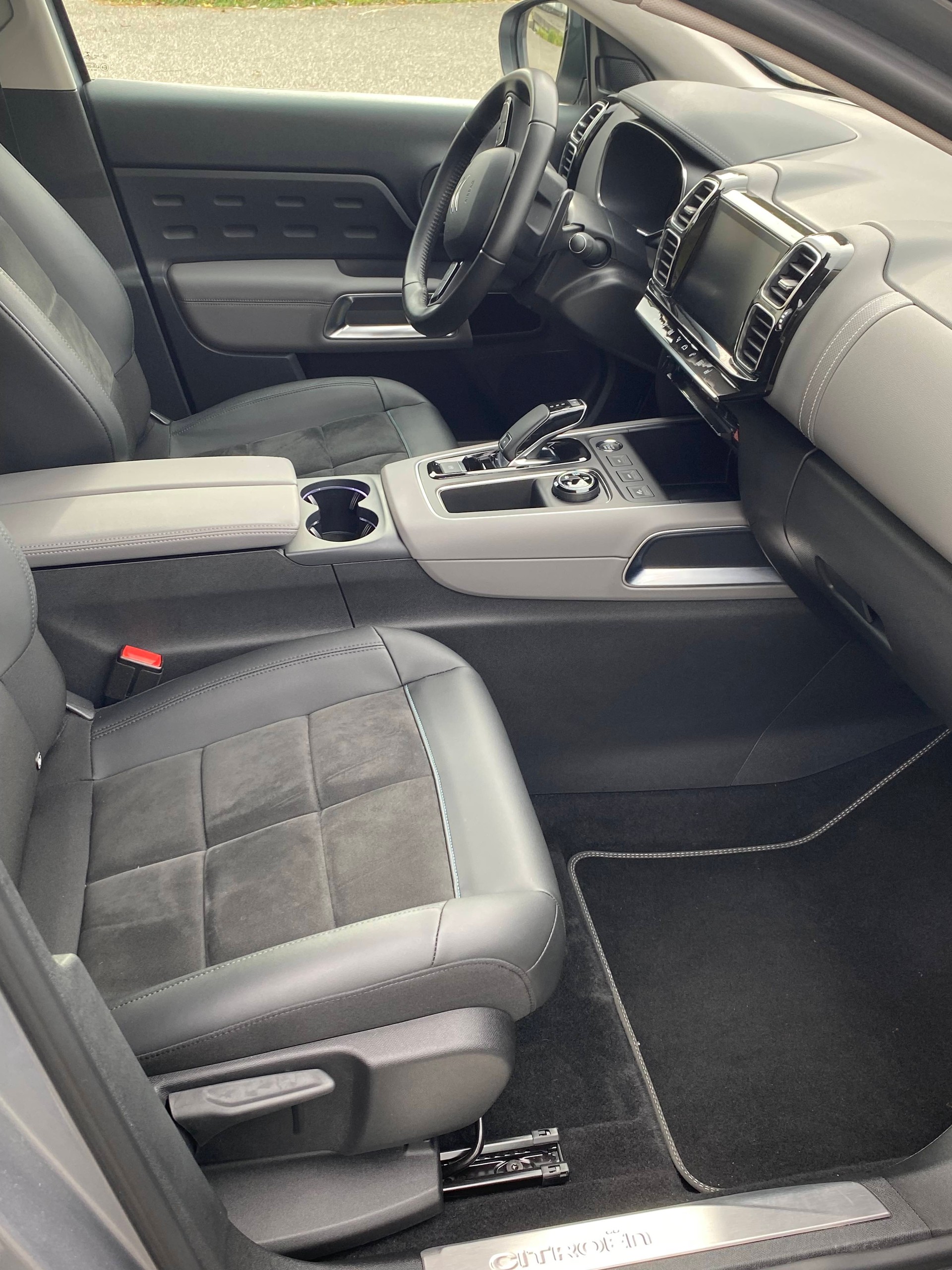 CITROEN C5 Aircross 1.5 BlueHD Swiss Edition EAT8 **IDEALES WINTERAUT0**Standheizung**Gr-Navi**RF-Kamera**ACC**Sitzheizung-image-5