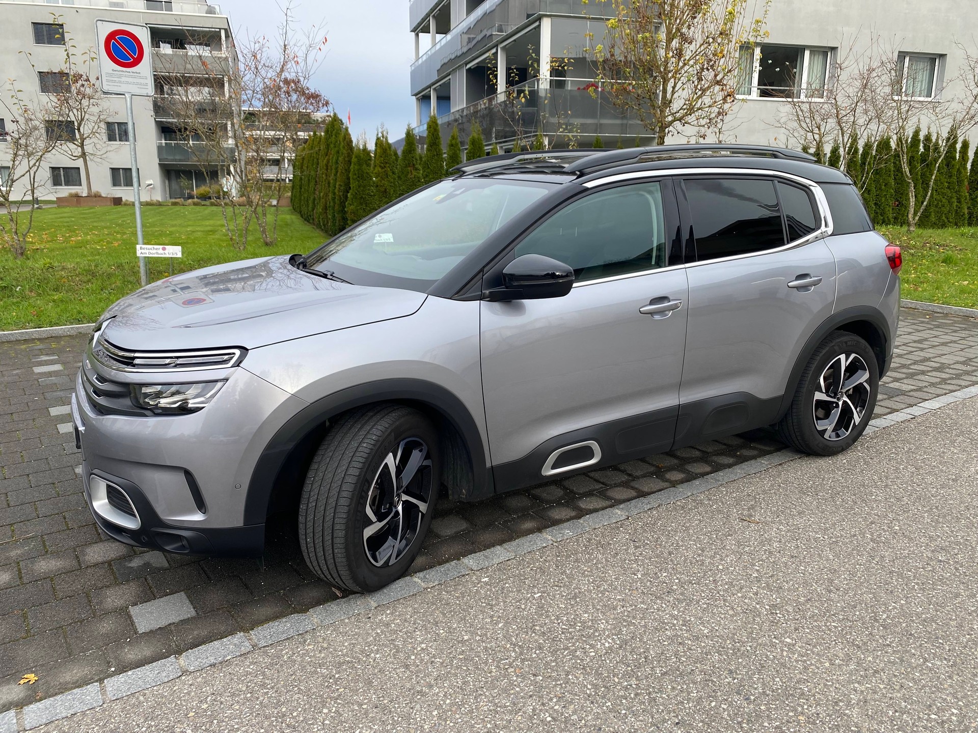CITROEN C5 Aircross 1.5 BlueHD Swiss Edition EAT8 **IDEALES WINTERAUT0**Standheizung**Gr-Navi**RF-Kamera**ACC**Sitzheizung