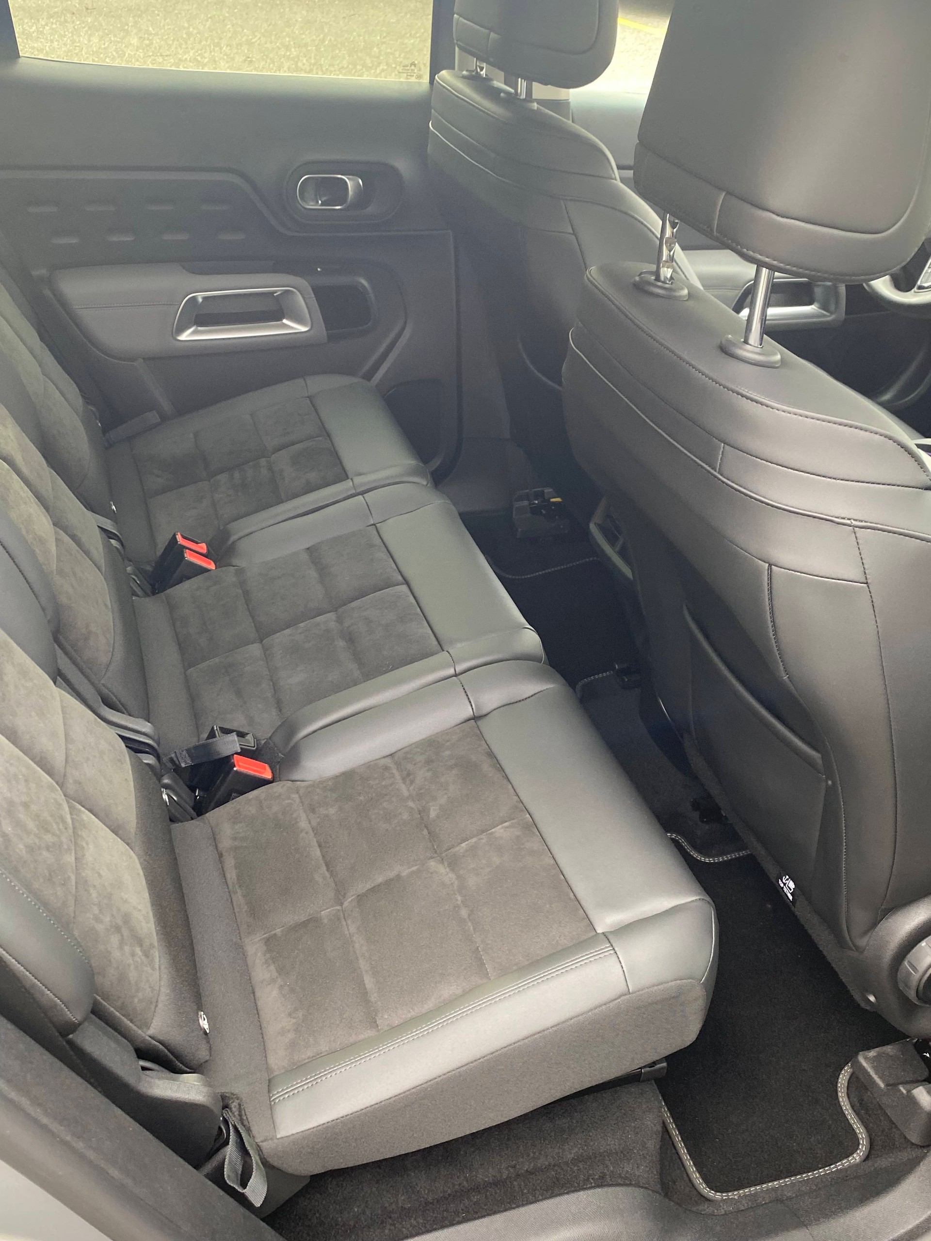 CITROEN C5 Aircross 1.5 BlueHD Swiss Edition EAT8 **IDEALES WINTERAUT0**Standheizung**Gr-Navi**RF-Kamera**ACC**Sitzheizung-image-4
