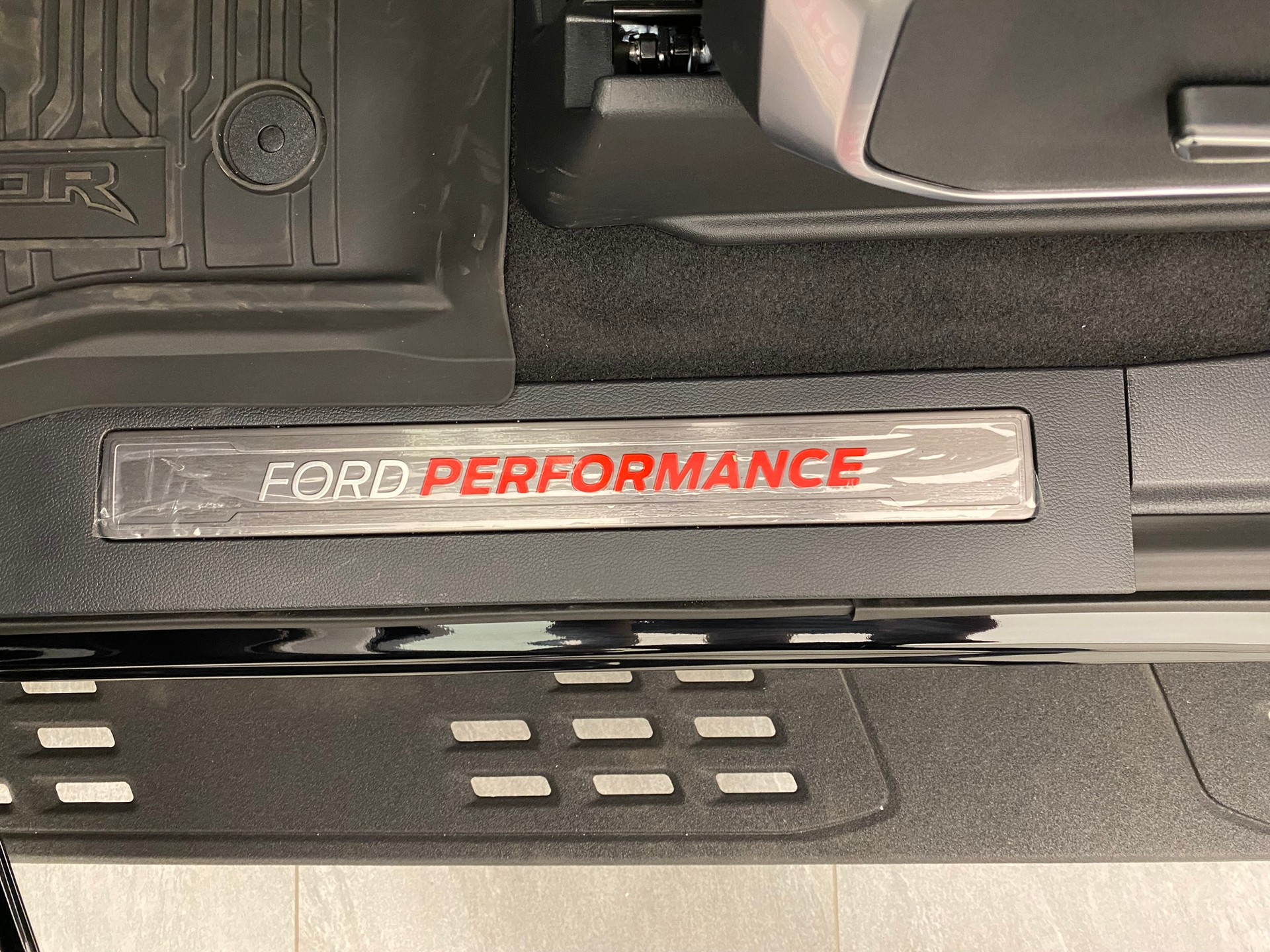 FORD F-150 Raptor 3.5 EcoBoost HO Crew Cab-image-15