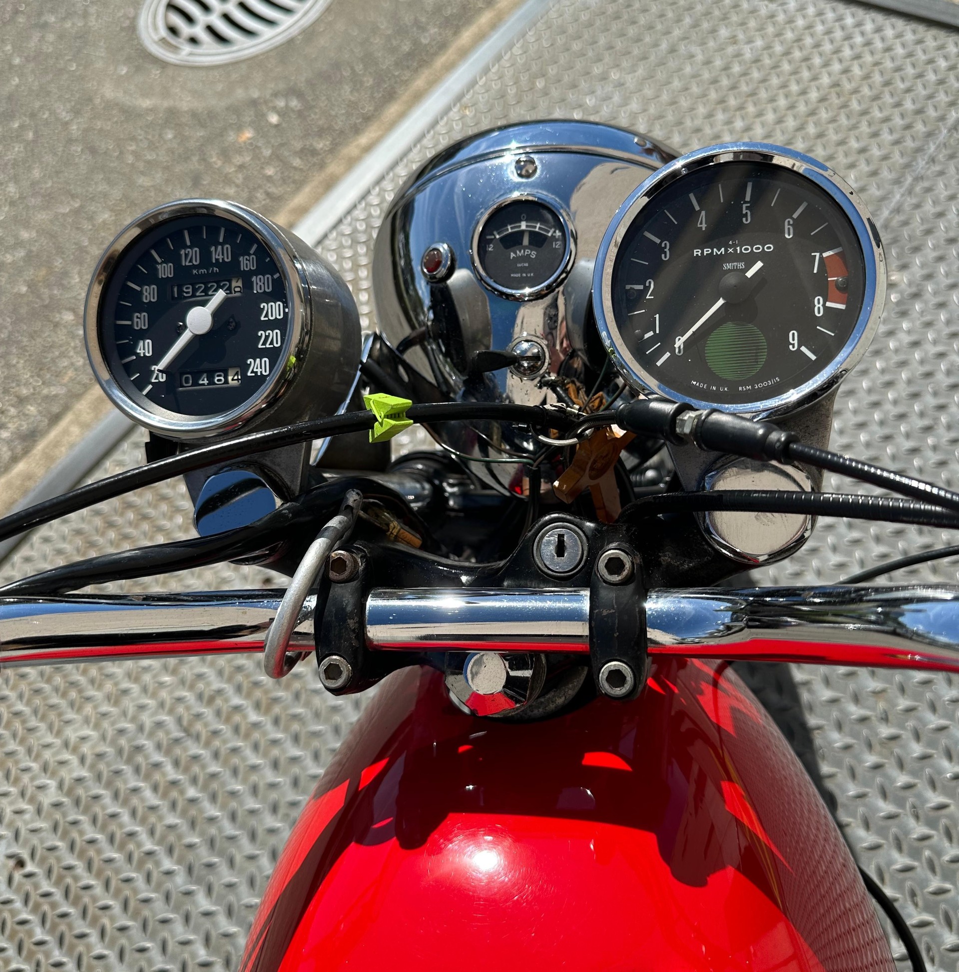 NORTON COMMANDO 750-image-4