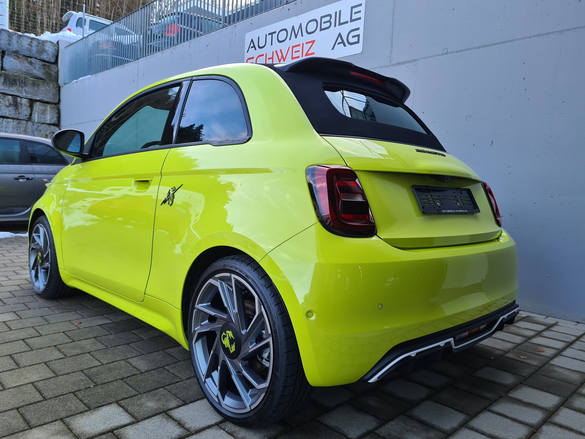 FIAT Abarth Cabrio 500e Scorpionissima-image-8