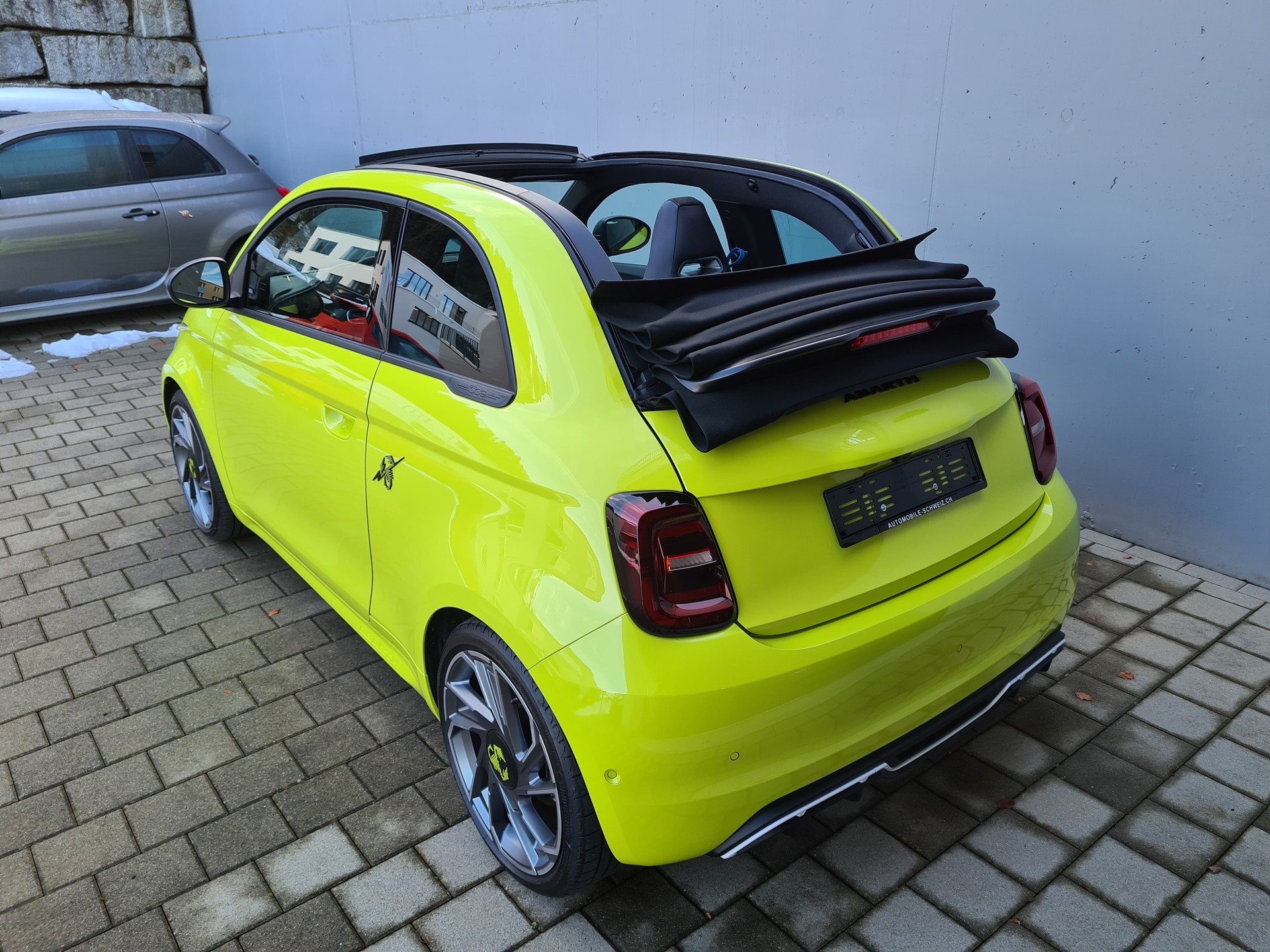 FIAT Abarth Cabrio 500e Scorpionissima-image-9