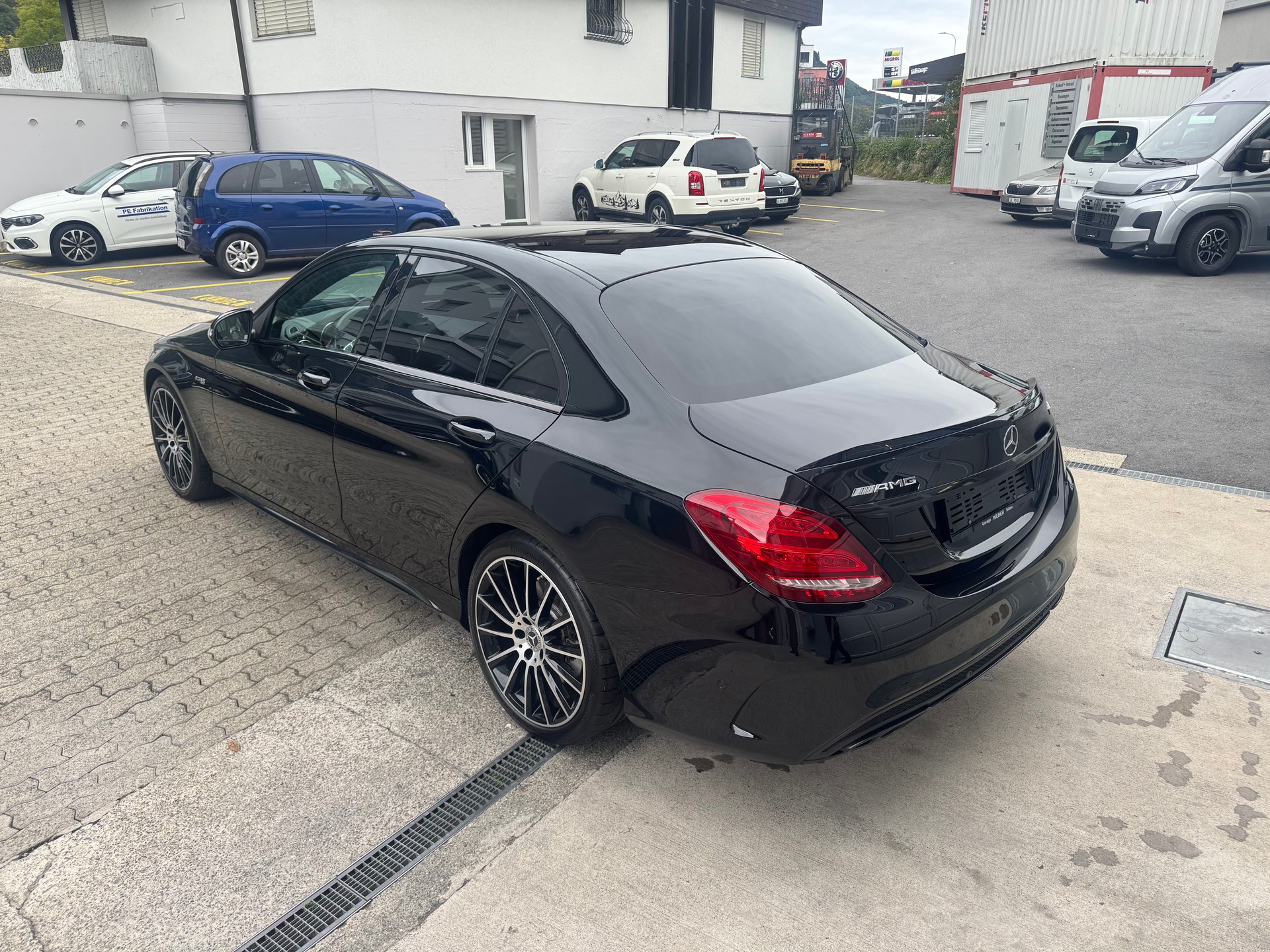 MERCEDES-BENZ C 43 AMG 4Matic 9G-Tronic-image-4