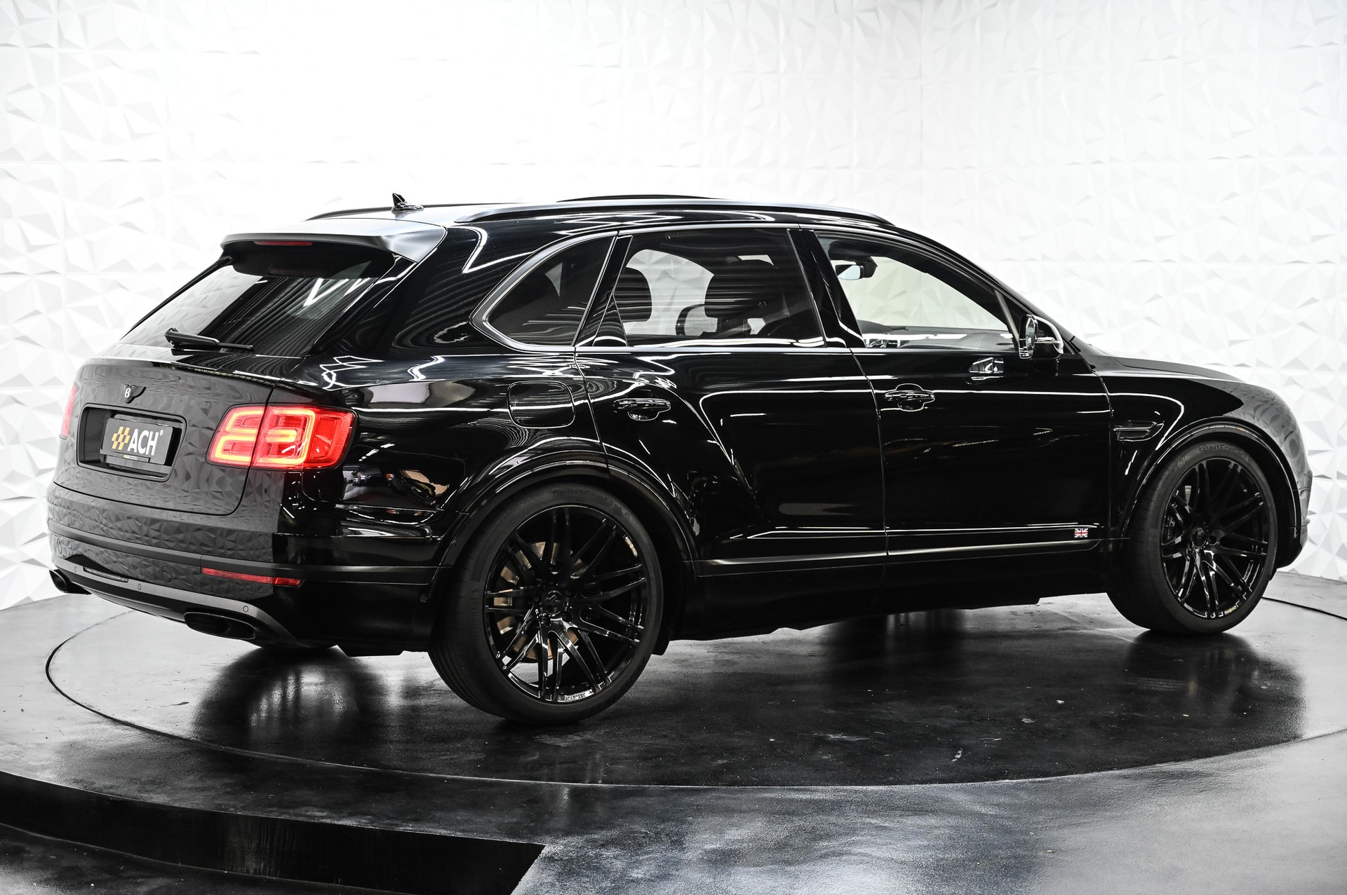 BENTLEY Bentayga 6.0 W12-image-9