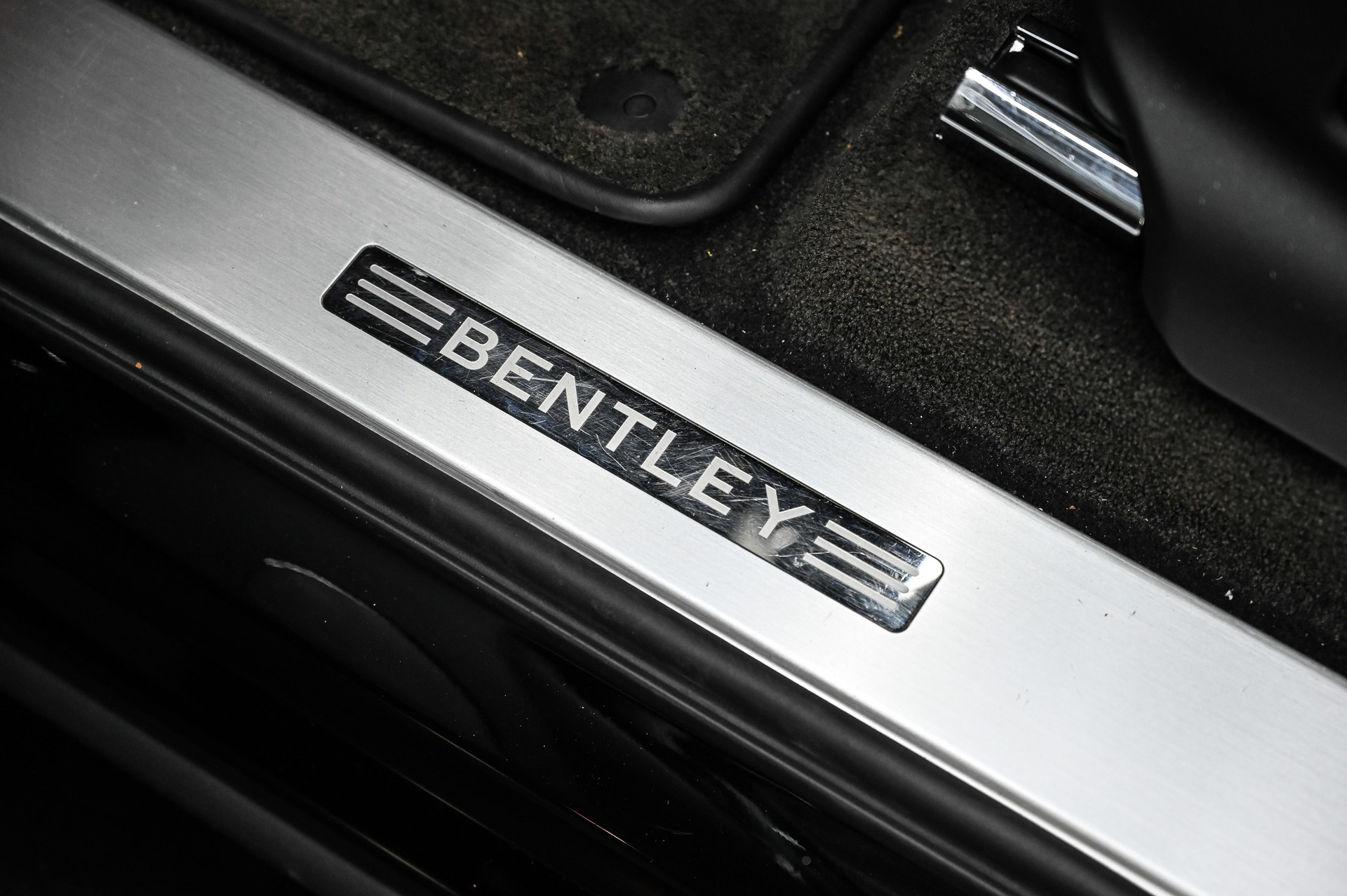 BENTLEY Bentayga 6.0 W12-image-31