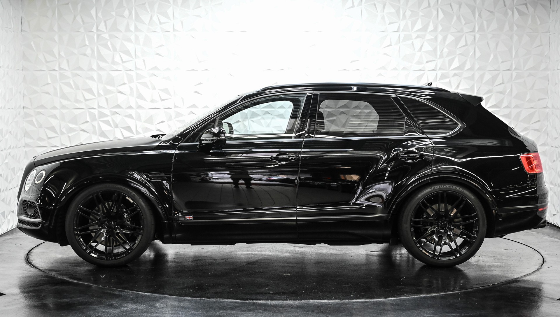 BENTLEY Bentayga 6.0 W12-image-4