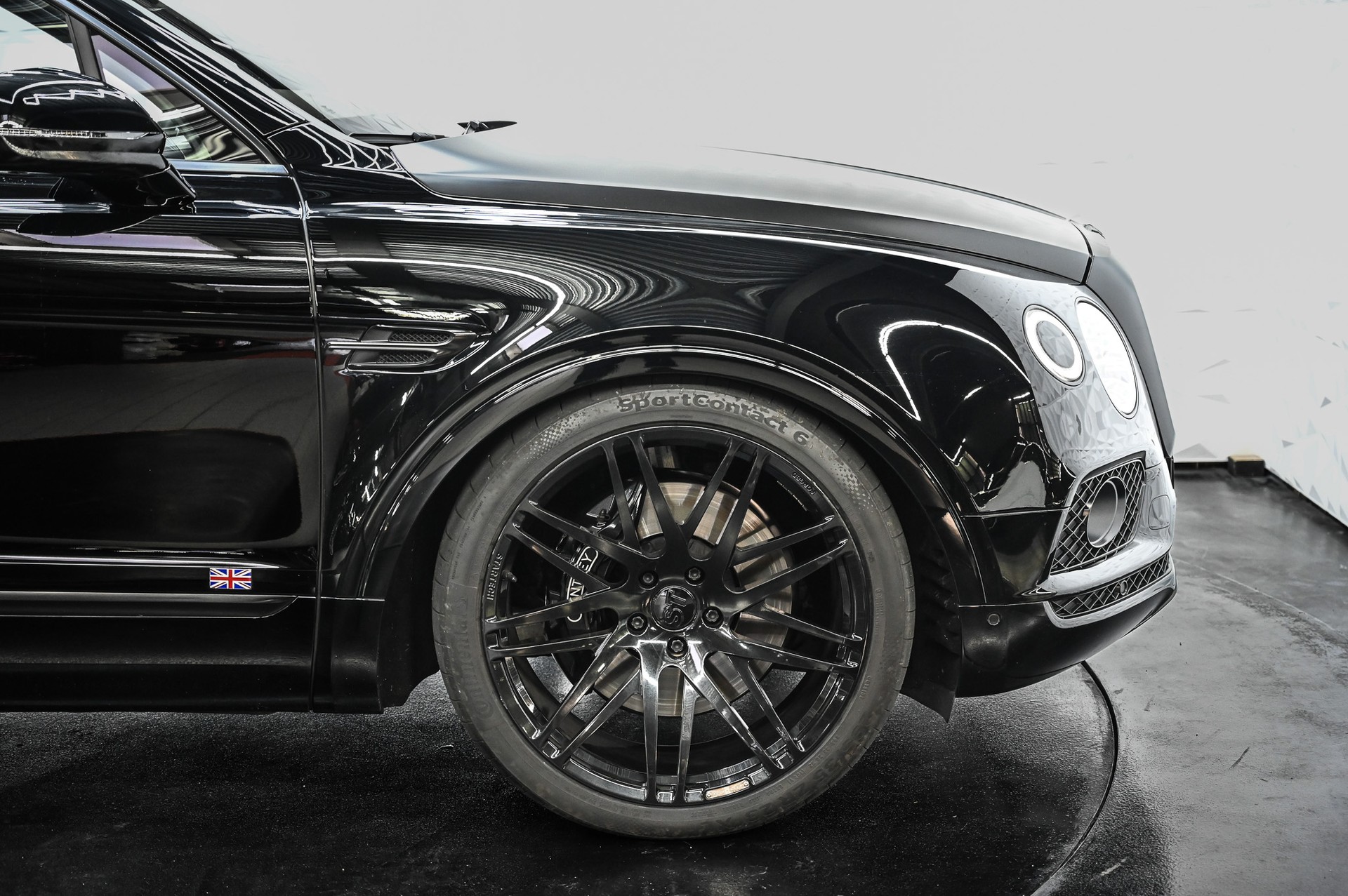BENTLEY Bentayga 6.0 W12-image-12