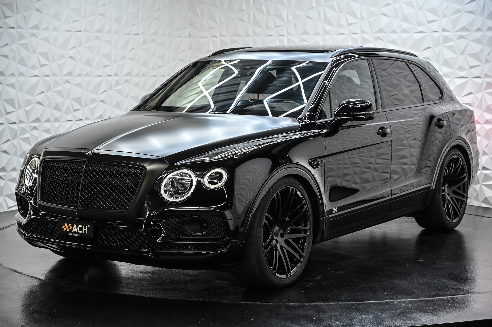 BENTLEY Bentayga 6.0 W12-showroom-element-2