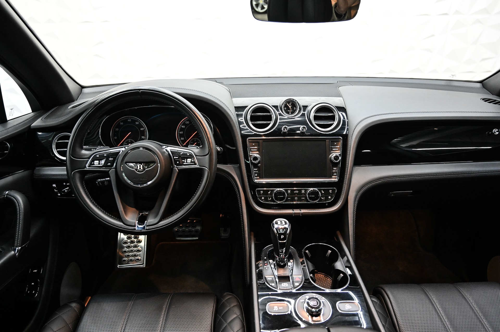 BENTLEY Bentayga 6.0 W12-image-27