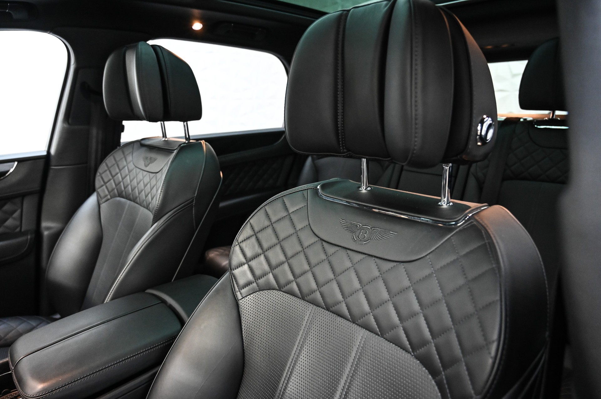 BENTLEY Bentayga 6.0 W12-image-15
