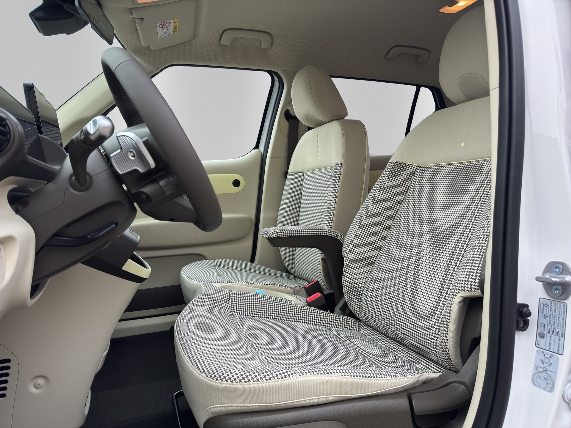 HYUNDAI Inster 49kWh Amplia-image-10