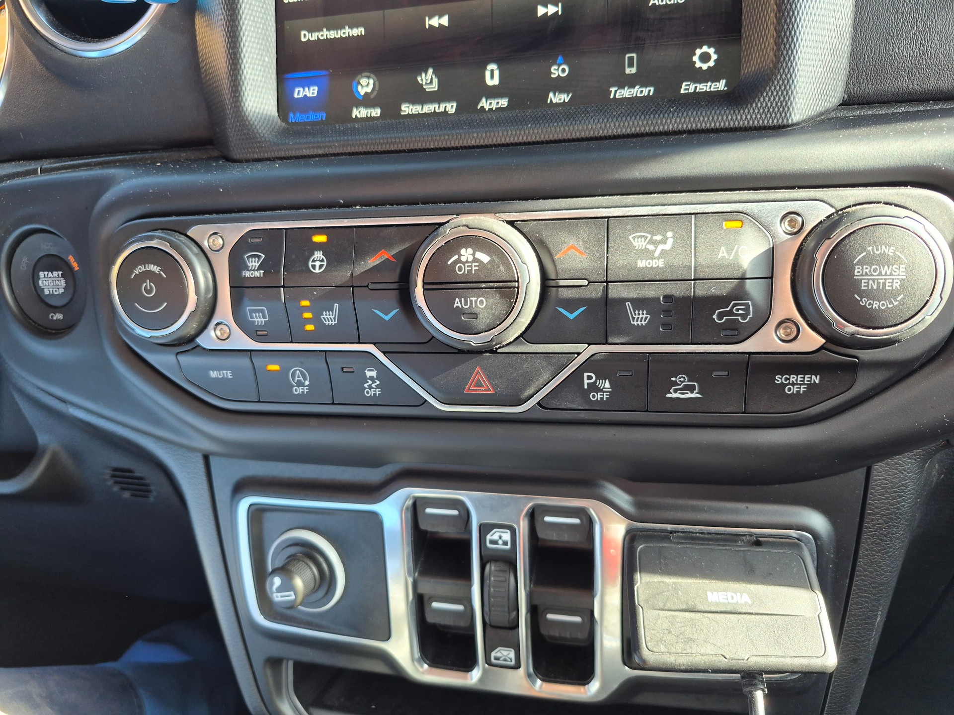 JEEP Gladiator 3.0 V6 Overland-image-26
