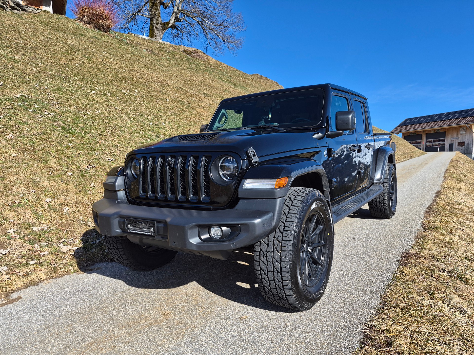 JEEP Gladiator 3.0 V6 Overland-showroom-element-2