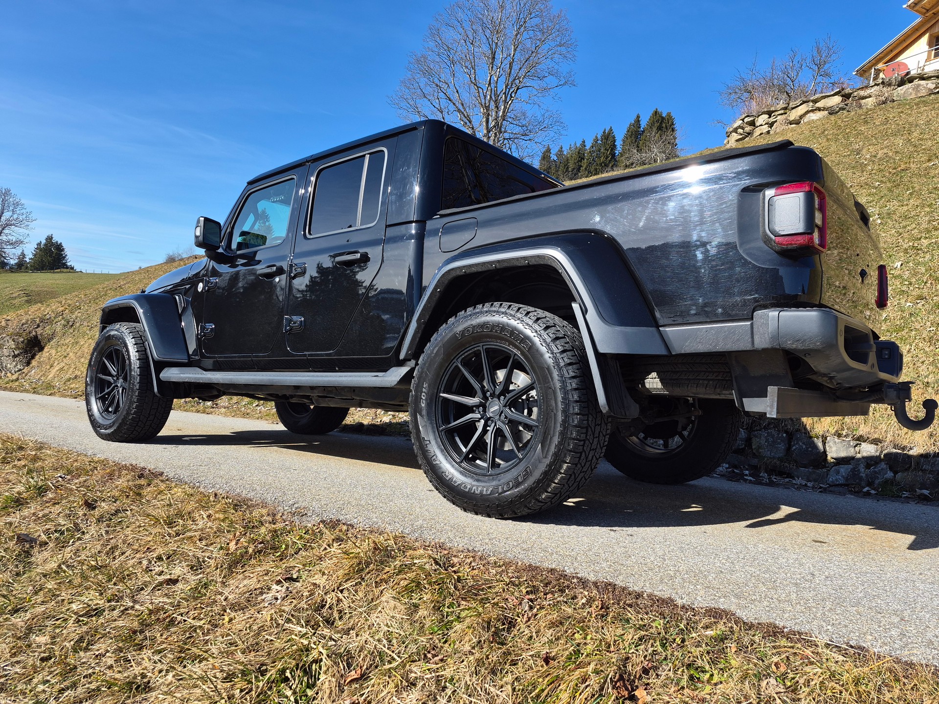 JEEP Gladiator 3.0 V6 Overland-showroom-element-3