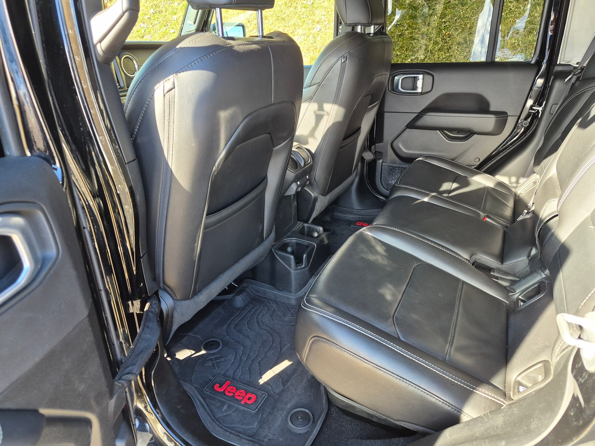 JEEP Gladiator 3.0 V6 Overland-image-12