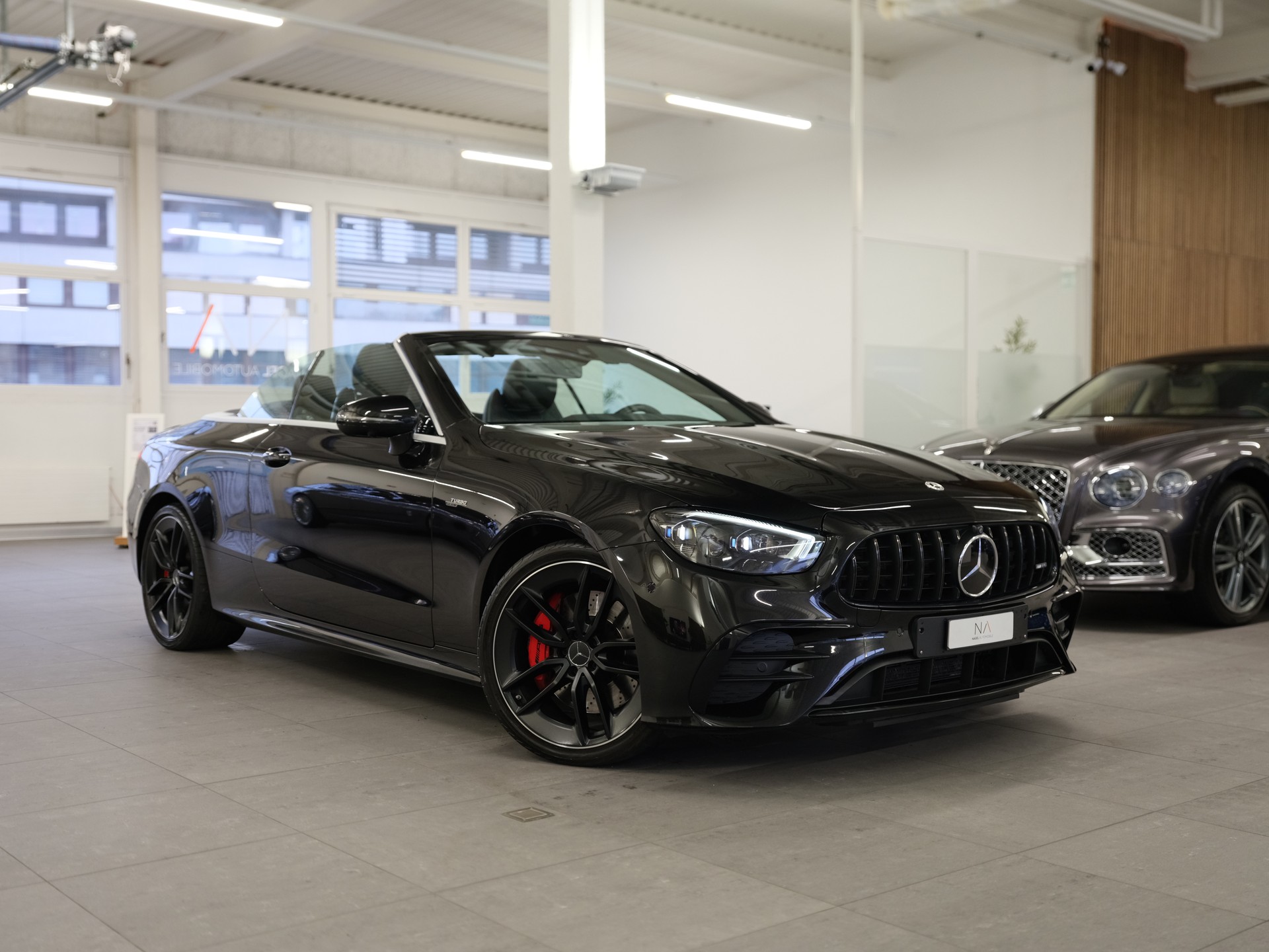 MERCEDES-BENZ AMG E 53 4Matic+ Speedshift 9G-TCT *Park-Paket* *360° Kamera* *Panorama Schiebedach*-showroom-element-1