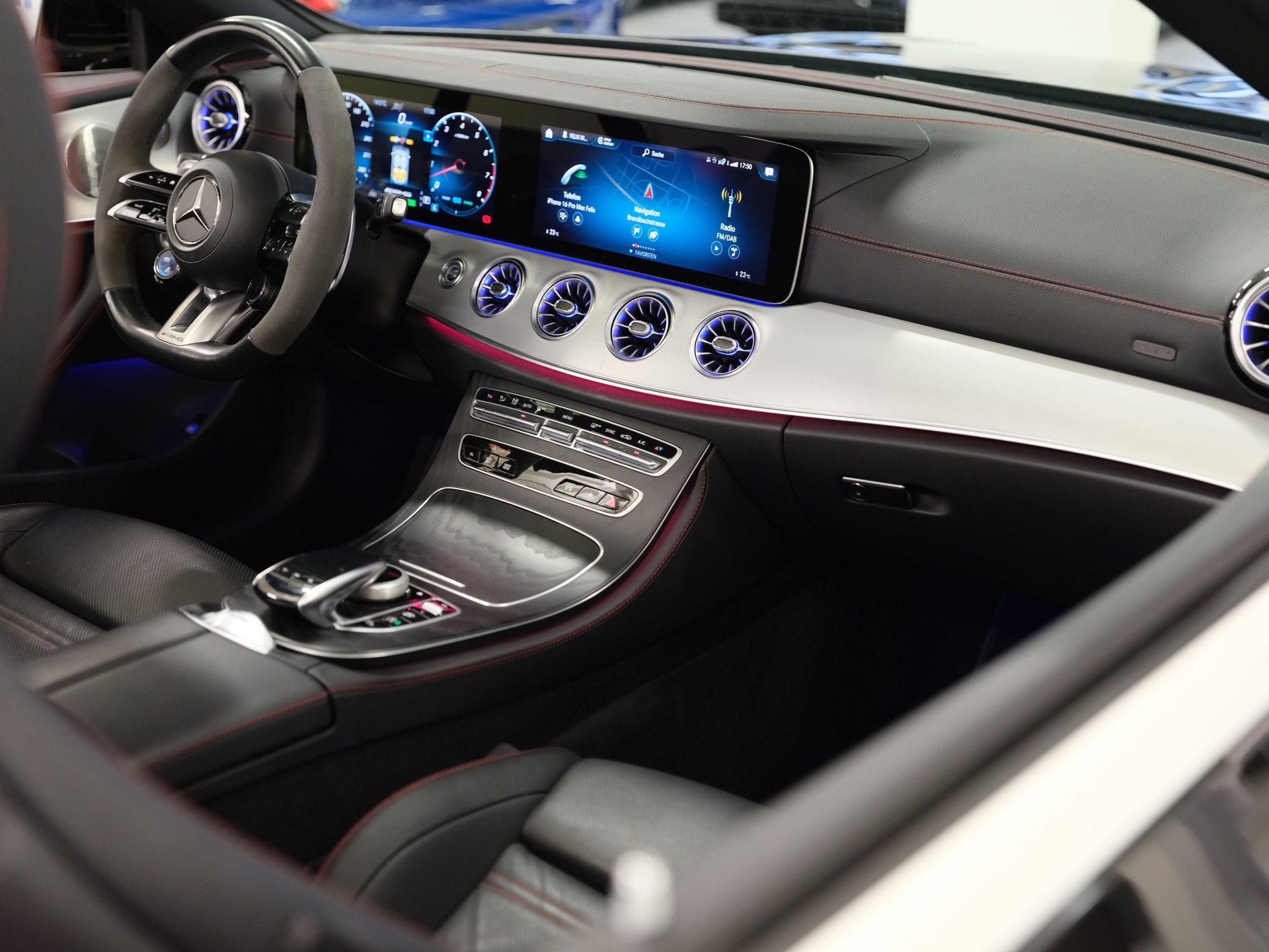 MERCEDES-BENZ AMG E 53 4Matic+ Speedshift 9G-TCT *Park-Paket* *360° Kamera* *Panorama Schiebedach*-image-17